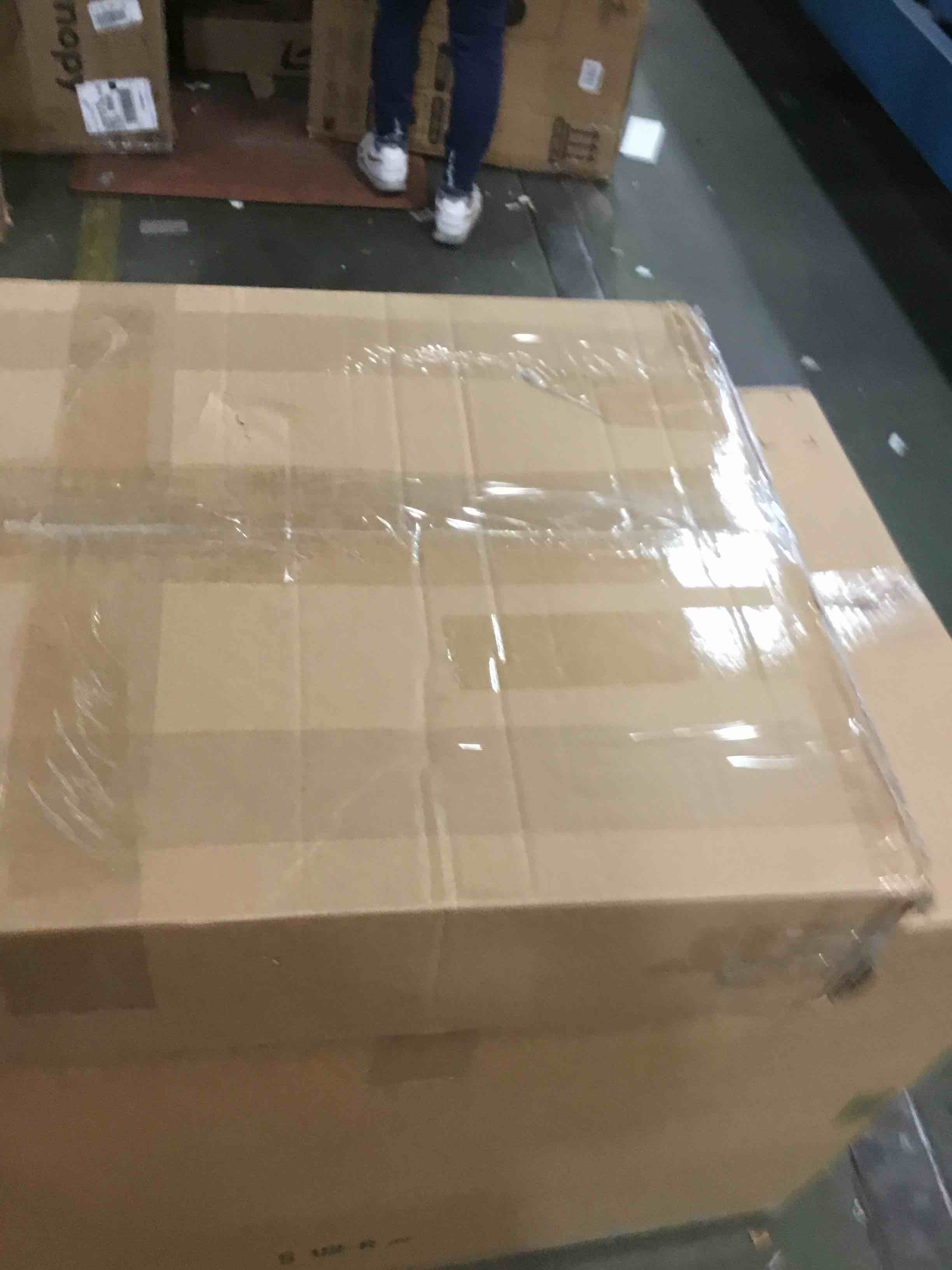 https://s3.amazonaws.com/lotting-images-prod/bidfta/PNK1367940_1733232376332.jpeg