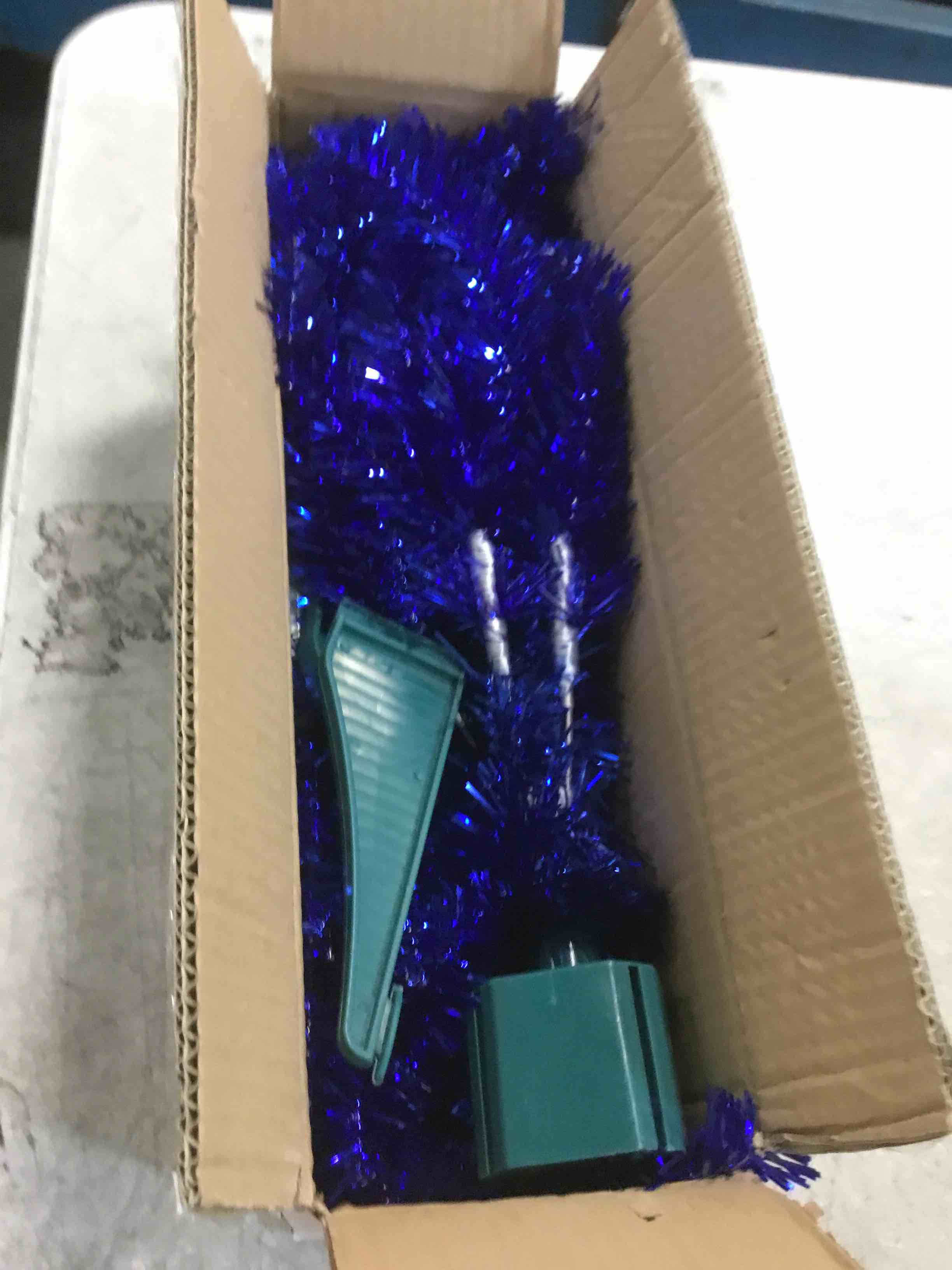 https://s3.amazonaws.com/lotting-images-prod/bidfta/PNK1367960_1733233920179.jpeg