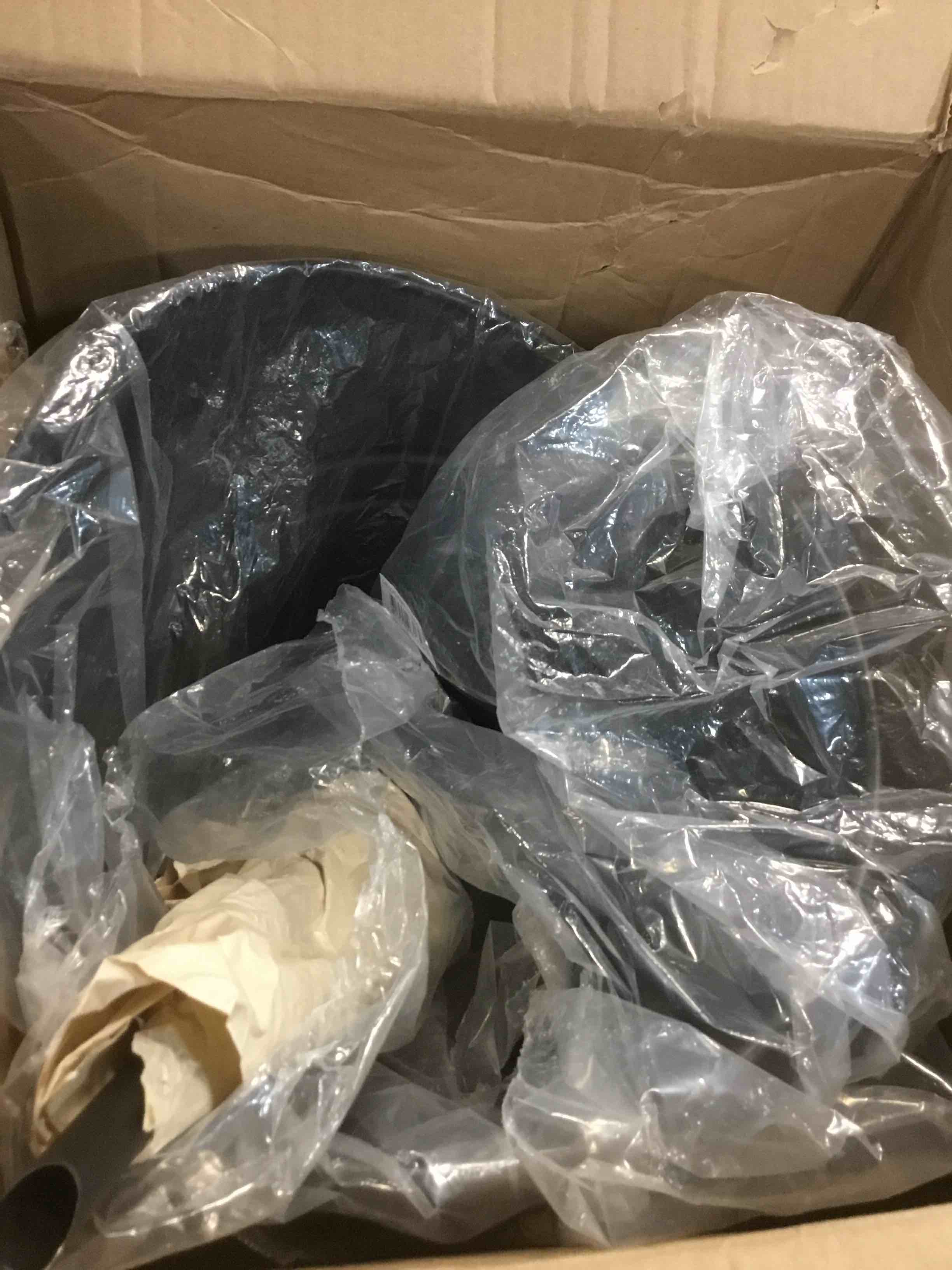 https://s3.amazonaws.com/lotting-images-prod/bidfta/PNK1368099_1733250846548.jpeg