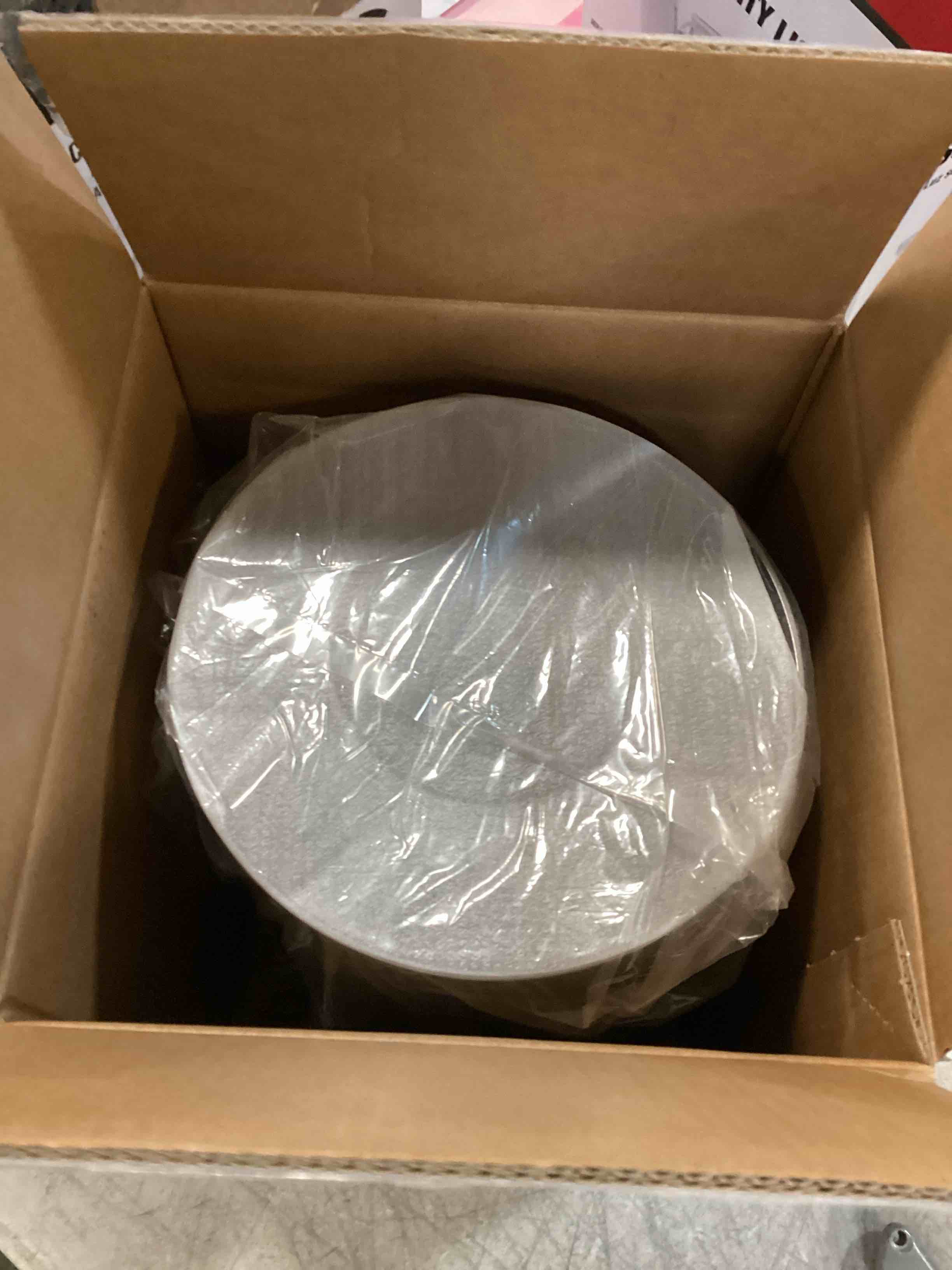 https://s3.amazonaws.com/lotting-images-prod/bidfta/PNK1368135_1733254294823.jpeg