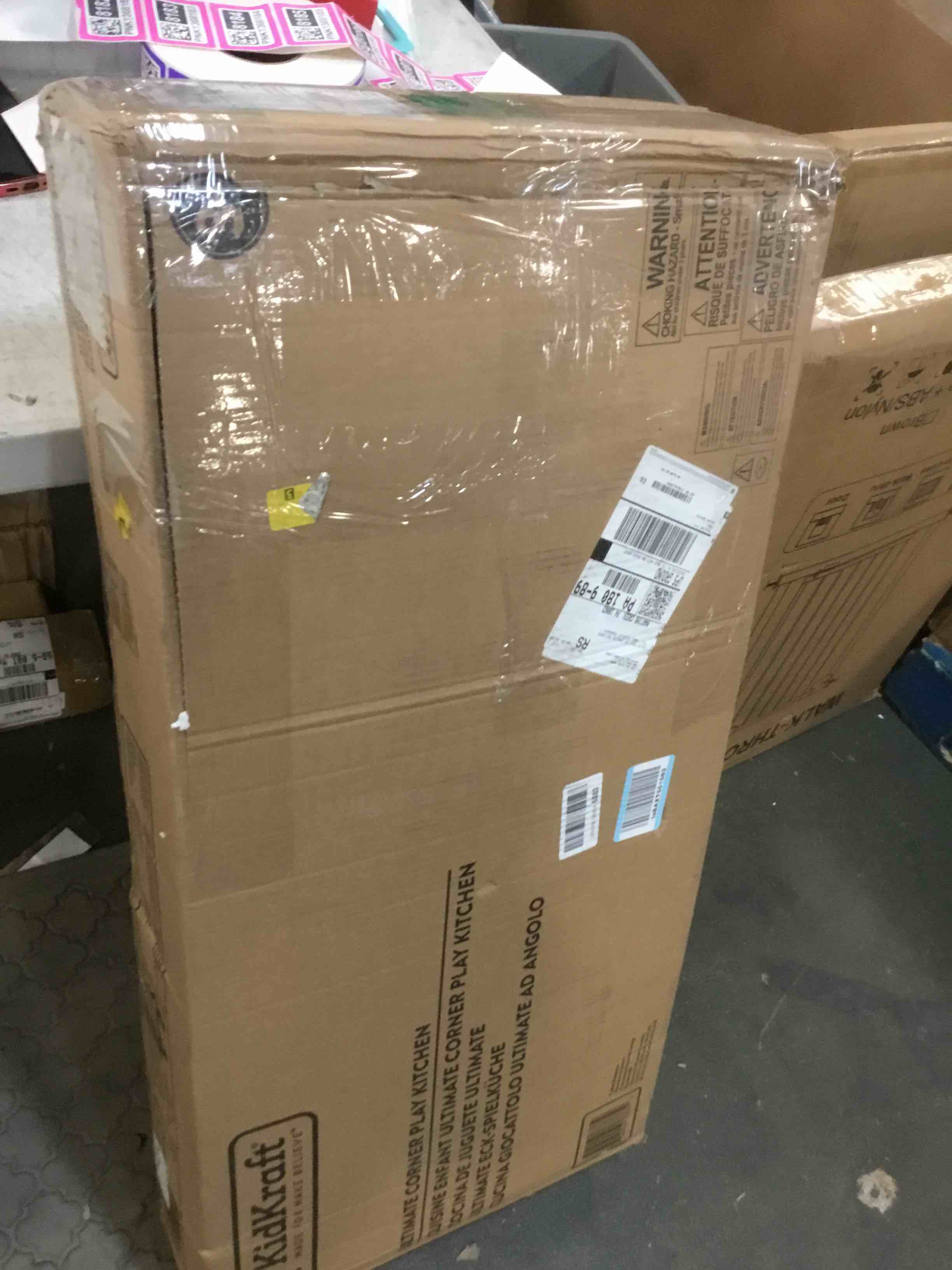 https://s3.amazonaws.com/lotting-images-prod/bidfta/PNK1368191_1733933664462.jpeg