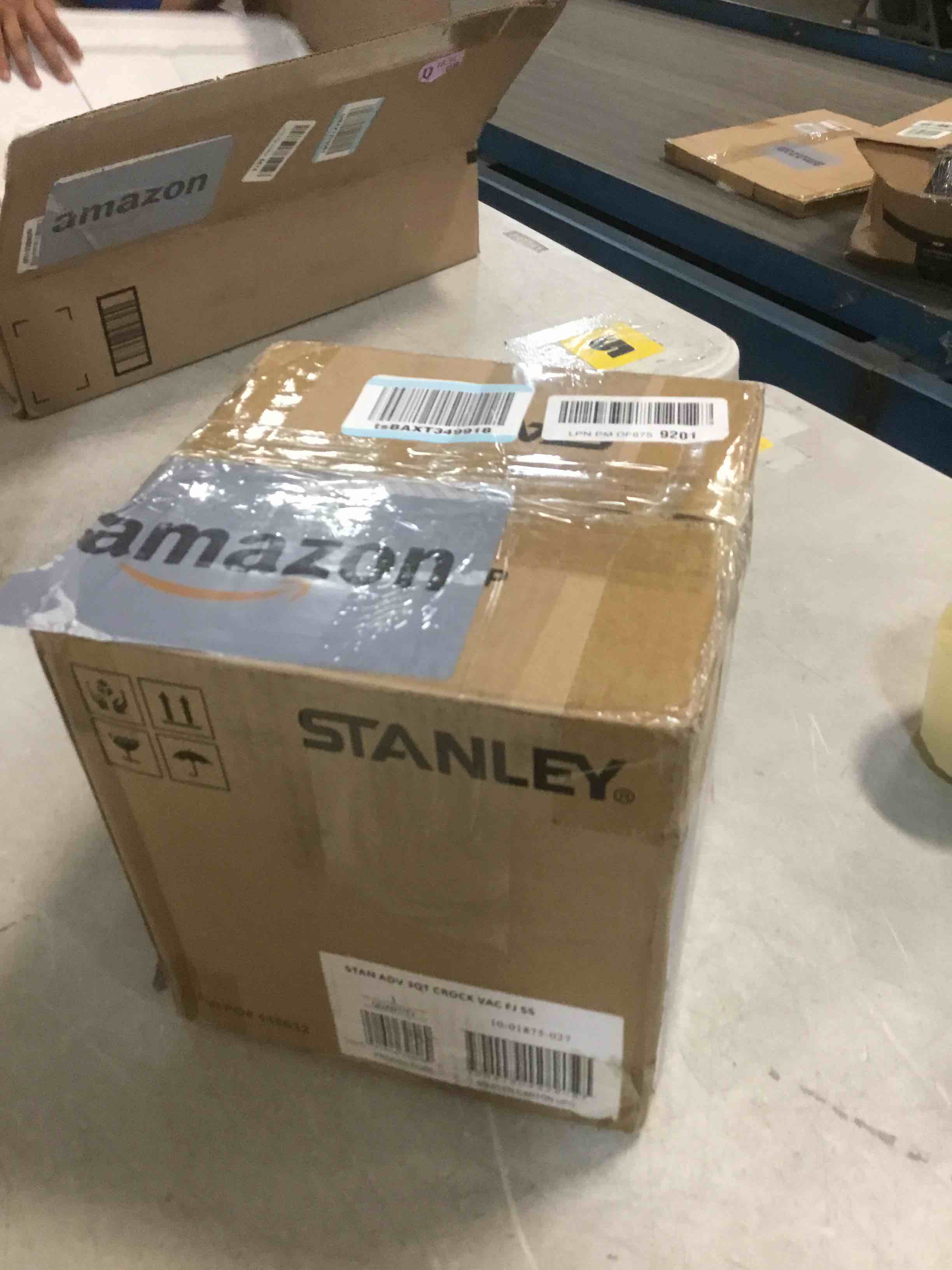 https://s3.amazonaws.com/lotting-images-prod/bidfta/PNK1368265_1733320700692.jpeg