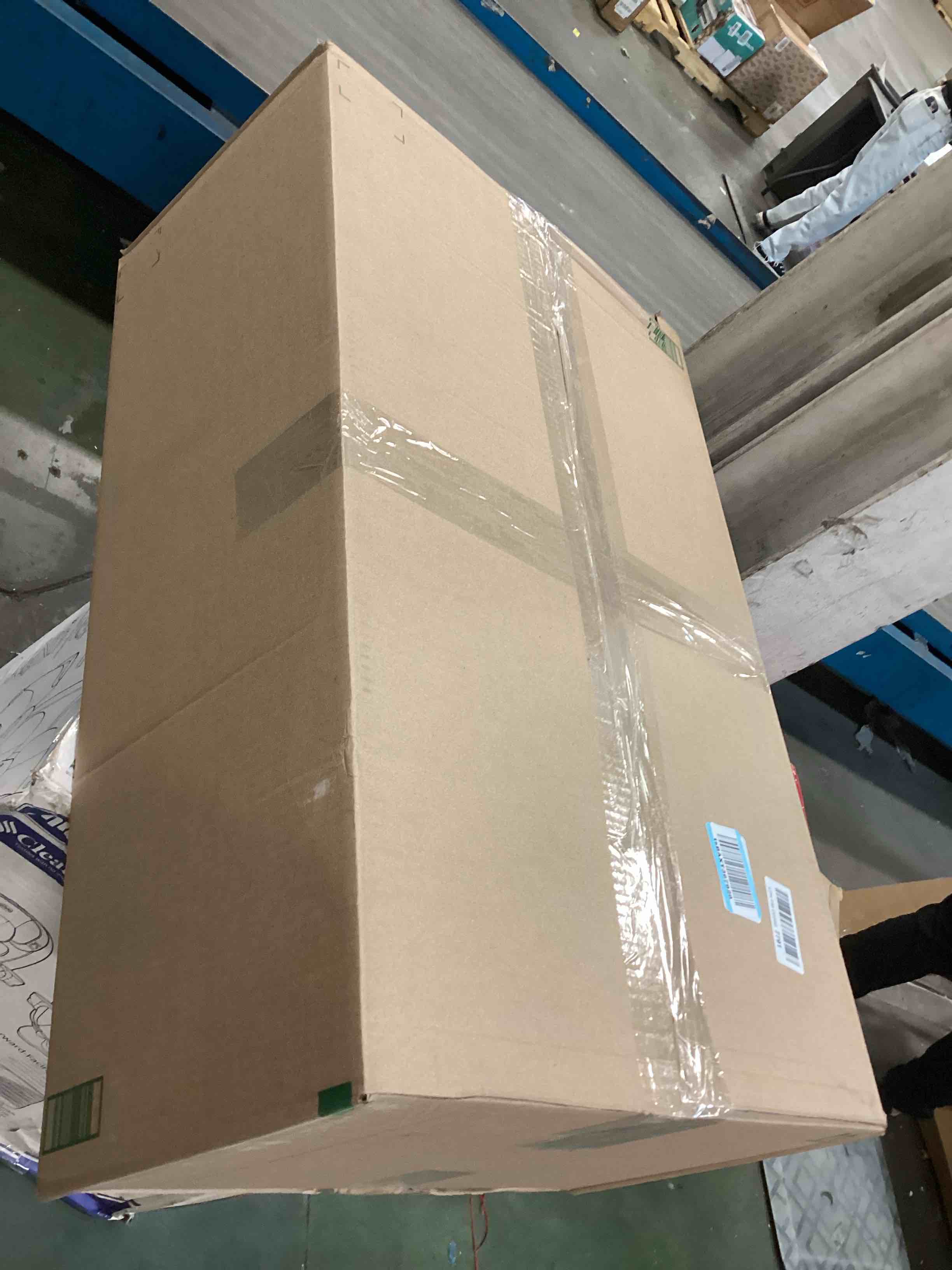 https://s3.amazonaws.com/lotting-images-prod/bidfta/PNK1368408_1733346370472.jpeg