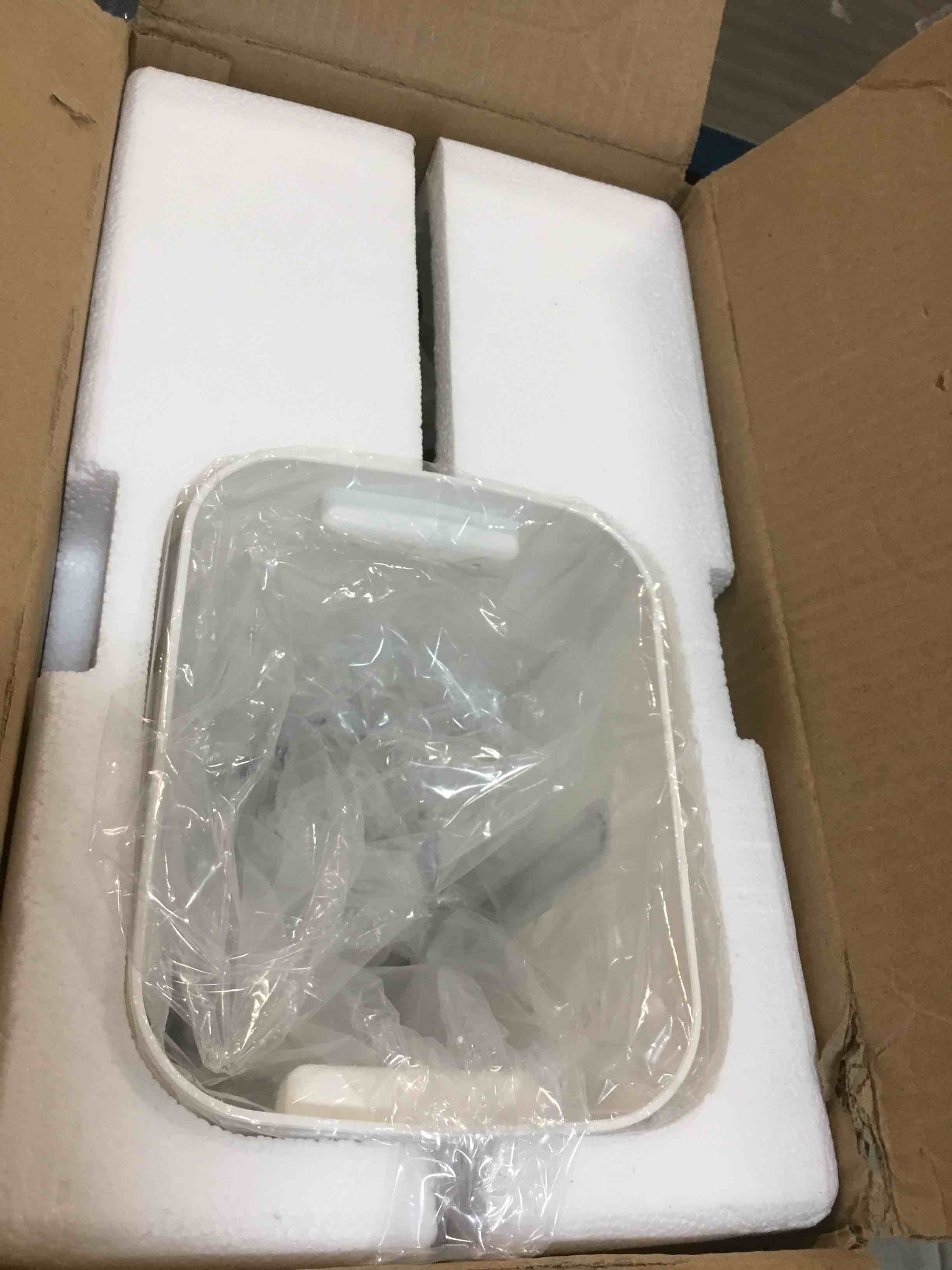 https://s3.amazonaws.com/lotting-images-prod/bidfta/PNK1368418_1733432959727.jpeg