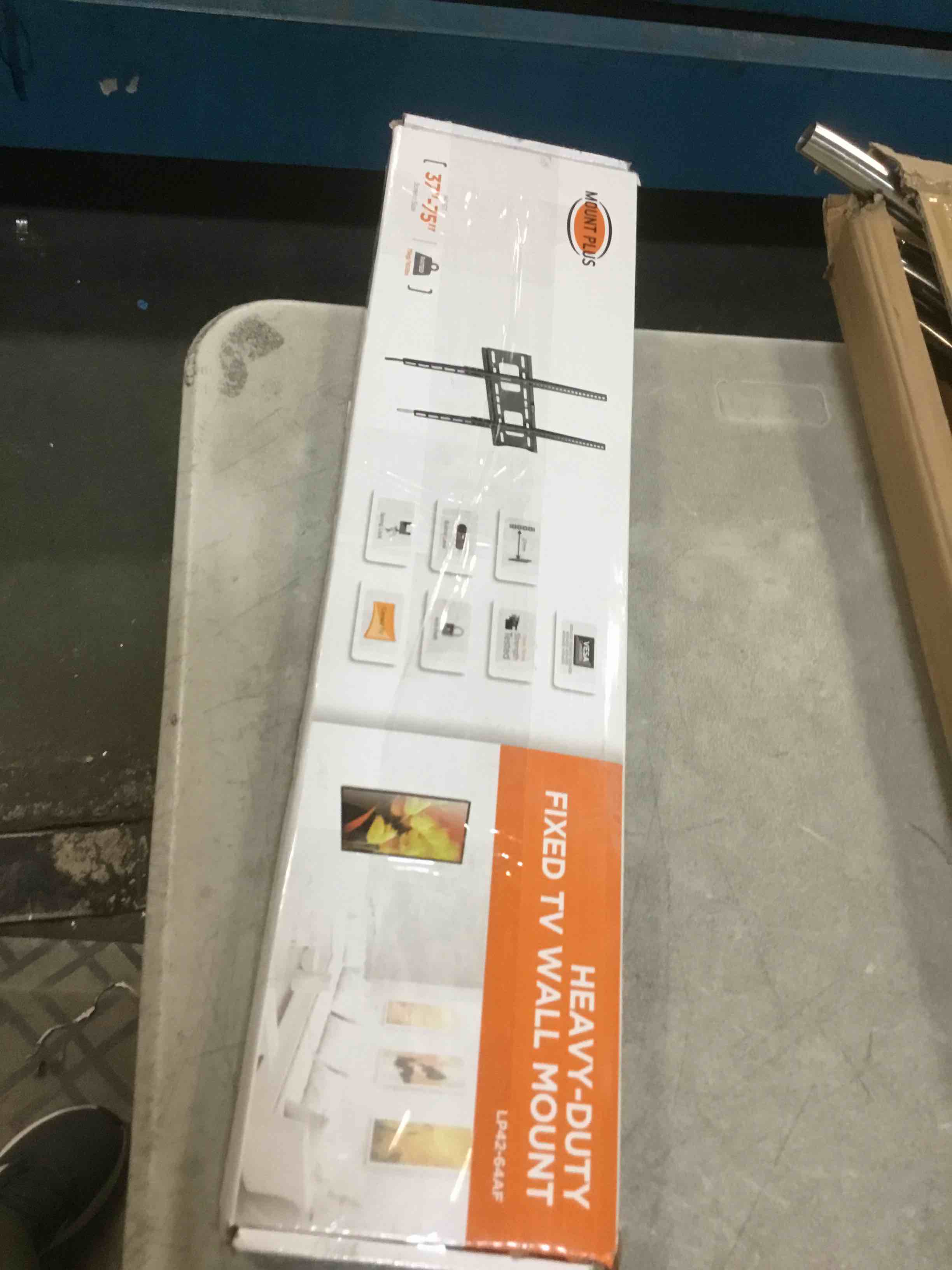 https://s3.amazonaws.com/lotting-images-prod/bidfta/PNK1368575_1733407349846.jpeg