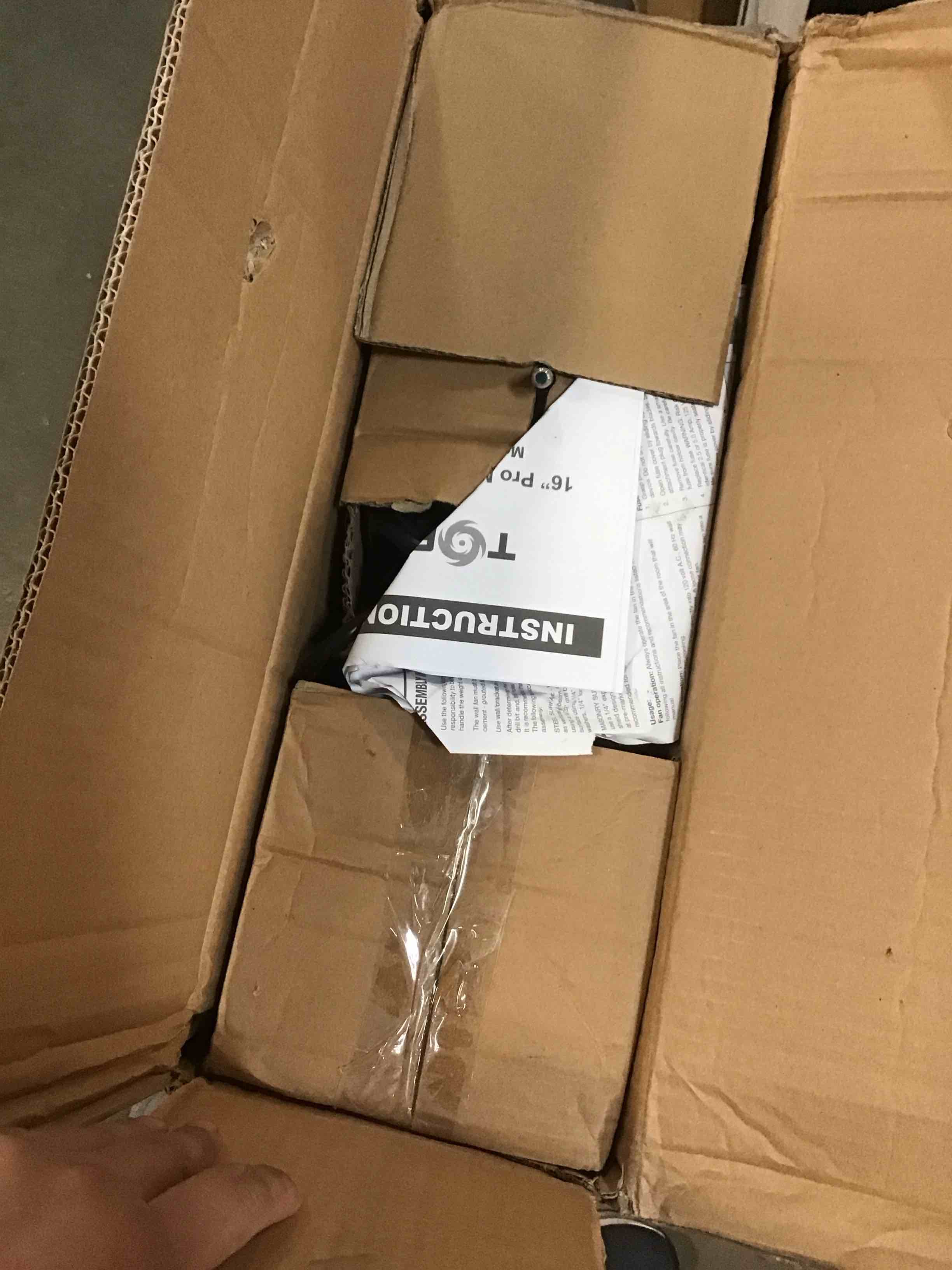 https://s3.amazonaws.com/lotting-images-prod/bidfta/PNK1368946_1733517124105.jpeg