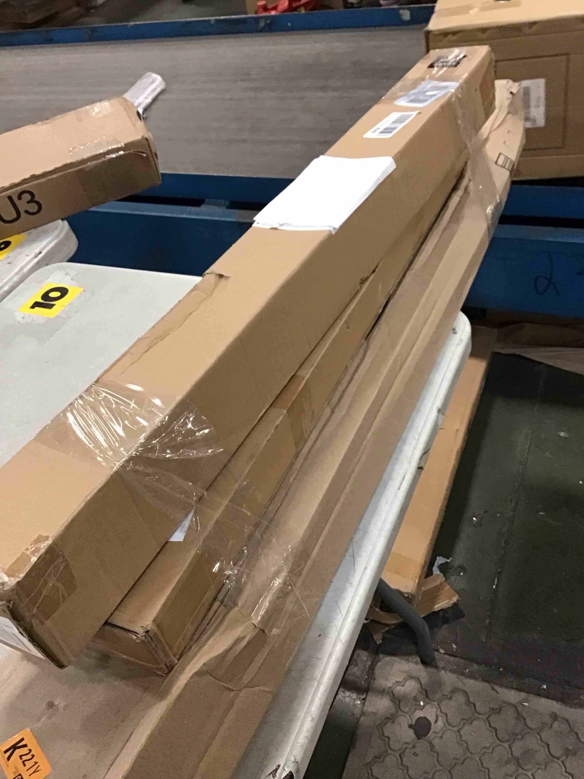 https://s3.amazonaws.com/lotting-images-prod/bidfta/PNK1368977_1733865376440.jpeg