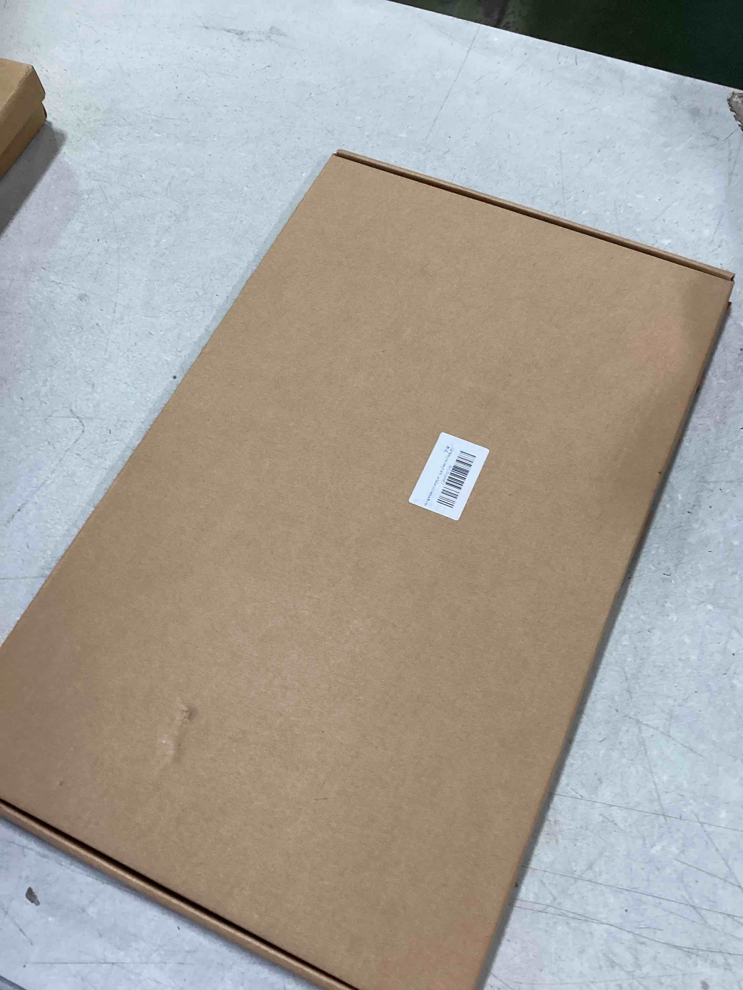 https://s3.amazonaws.com/lotting-images-prod/bidfta/PNK1369006_1732114627339.jpeg