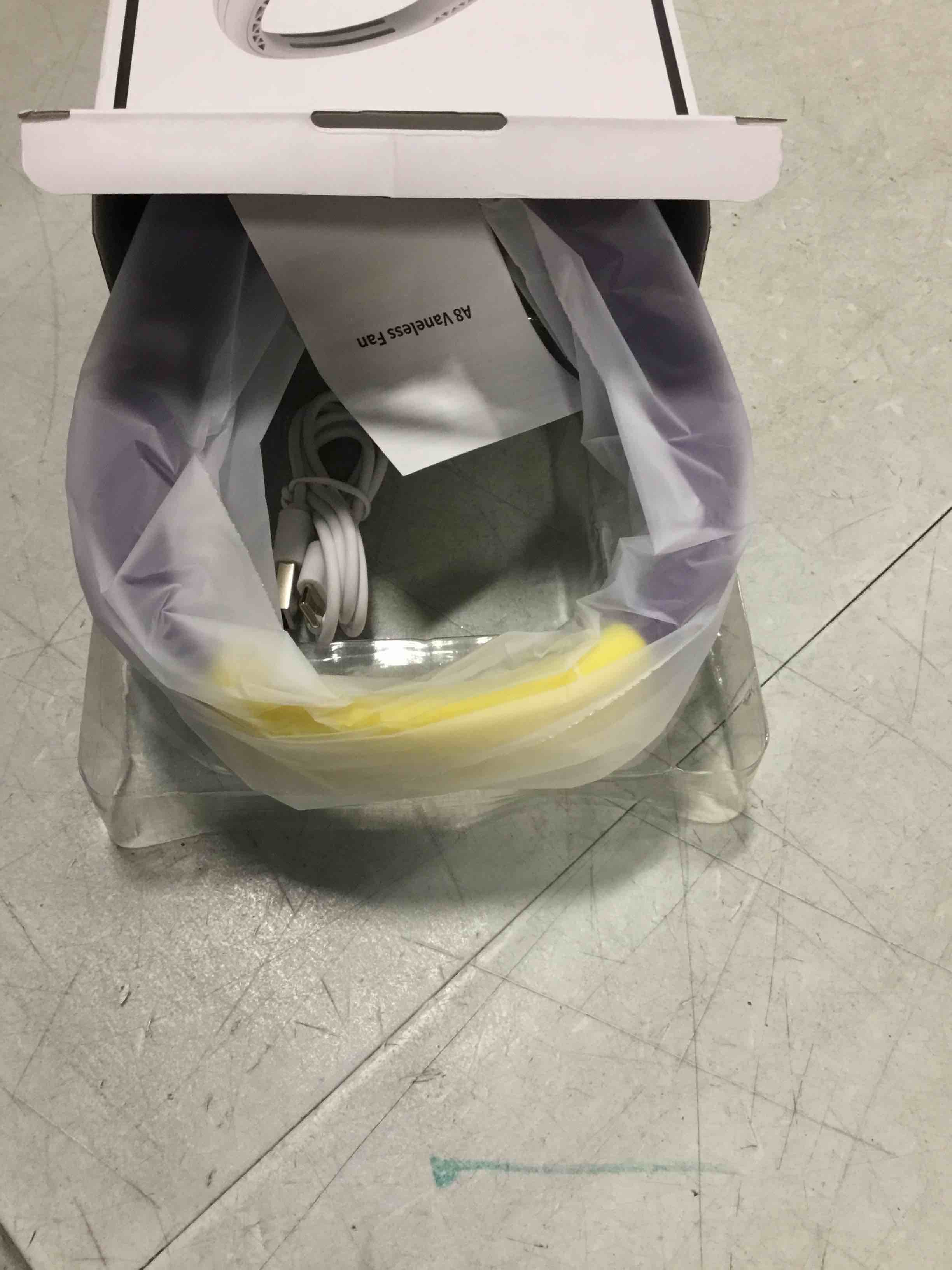 https://s3.amazonaws.com/lotting-images-prod/bidfta/PNK1369666_1732541803226.jpeg