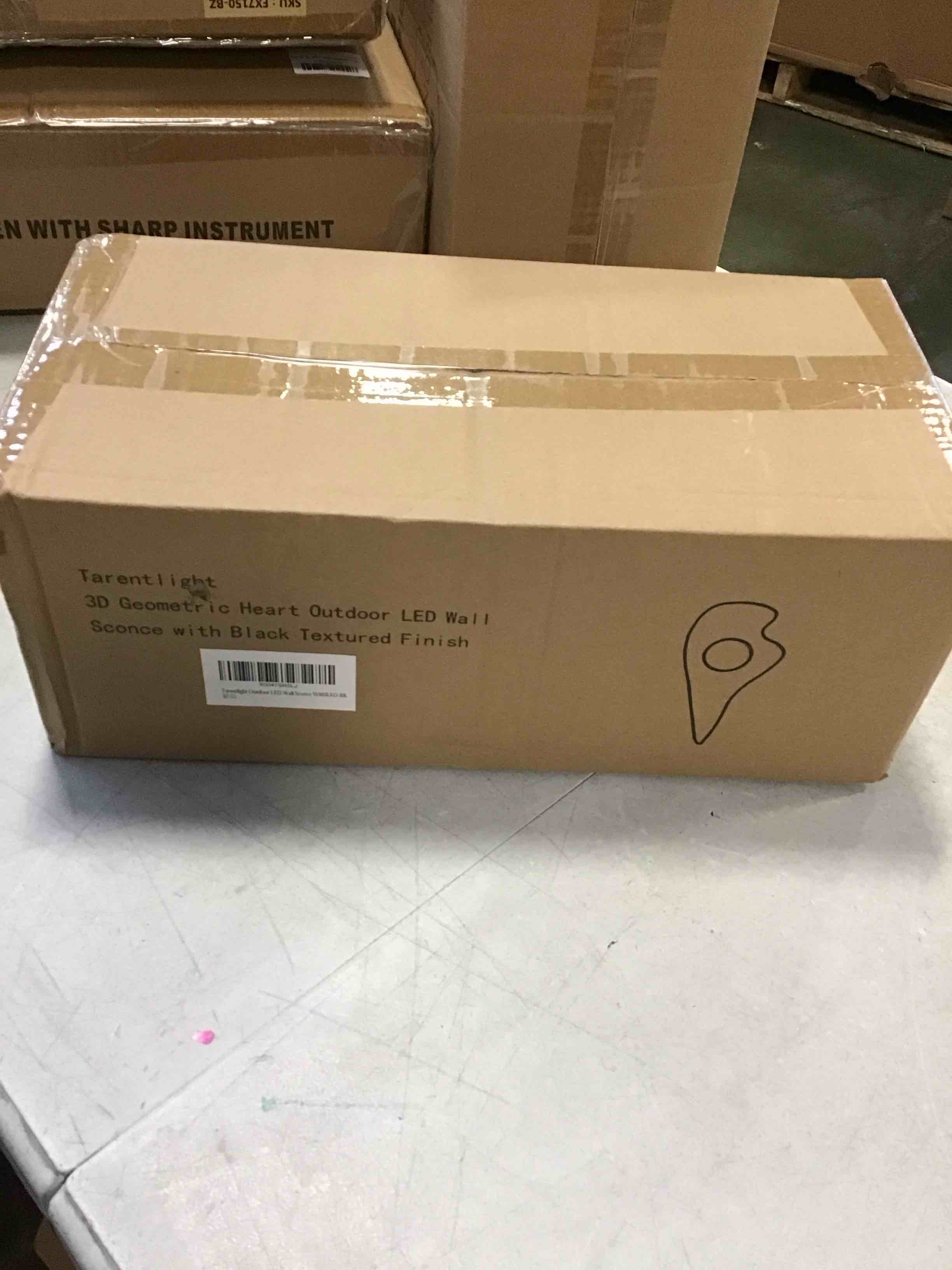 https://s3.amazonaws.com/lotting-images-prod/bidfta/PNK1369884_1732560484841.jpeg