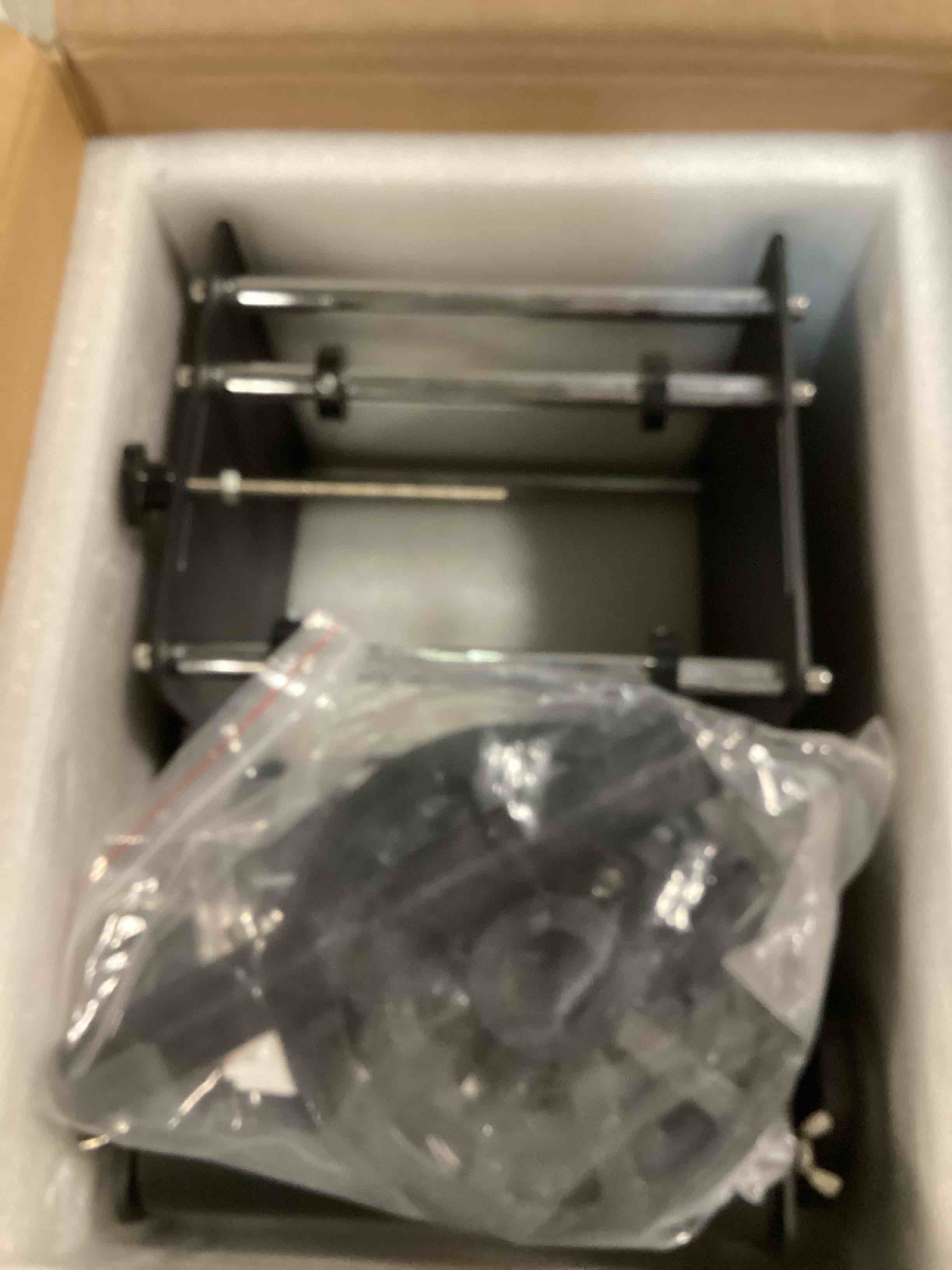https://s3.amazonaws.com/lotting-images-prod/bidfta/PNK1372813_1732233478060.jpeg