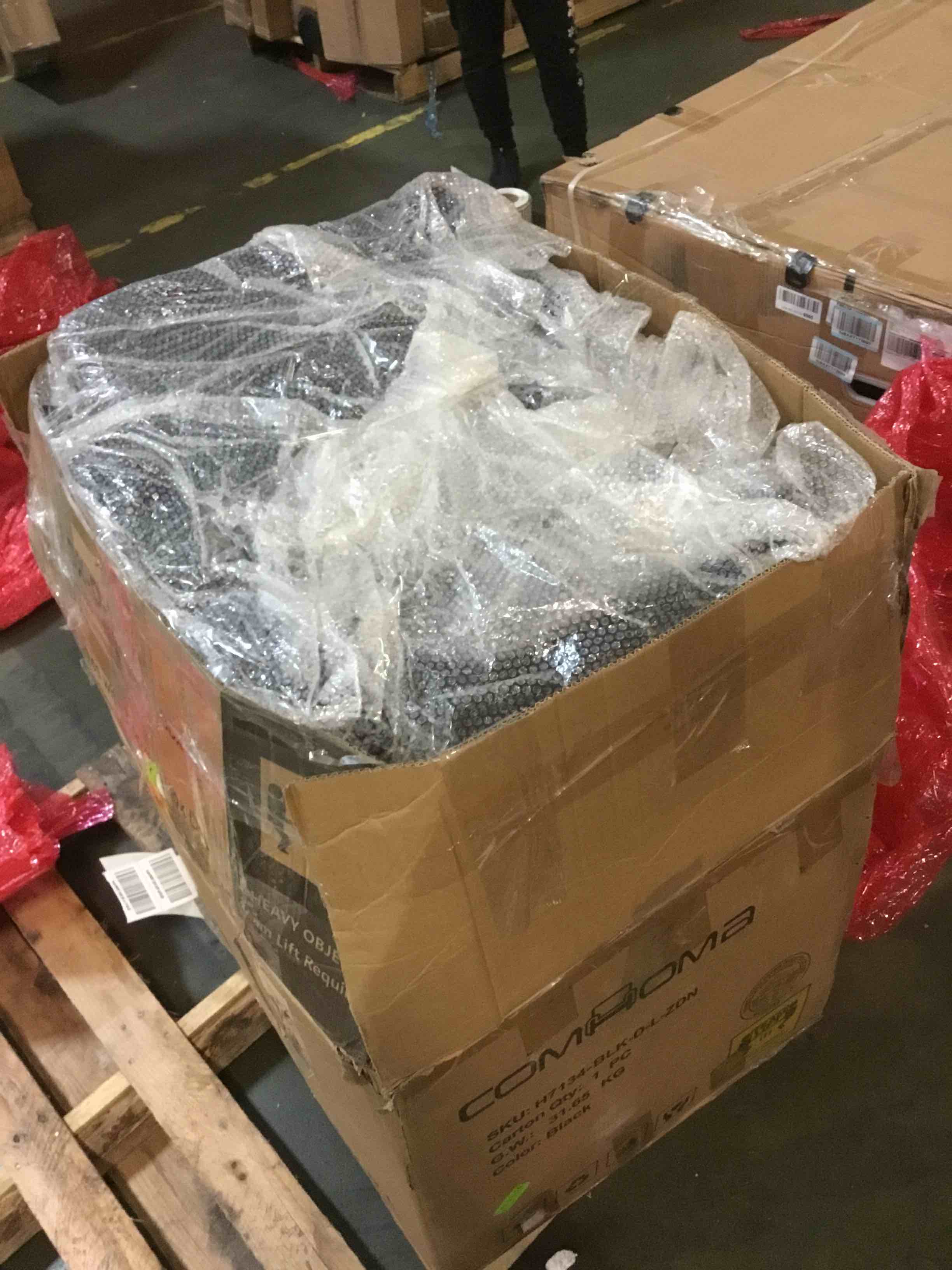 https://s3.amazonaws.com/lotting-images-prod/bidfta/PNK1373092_1732574533433.jpeg
