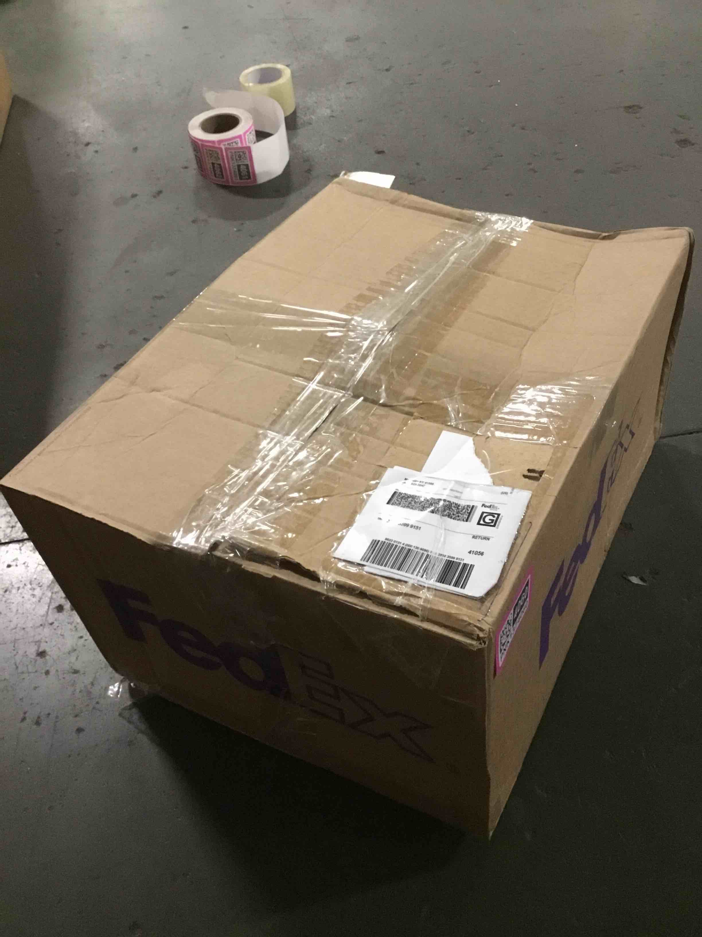 https://s3.amazonaws.com/lotting-images-prod/bidfta/PNK1374060_1733351509291.jpeg