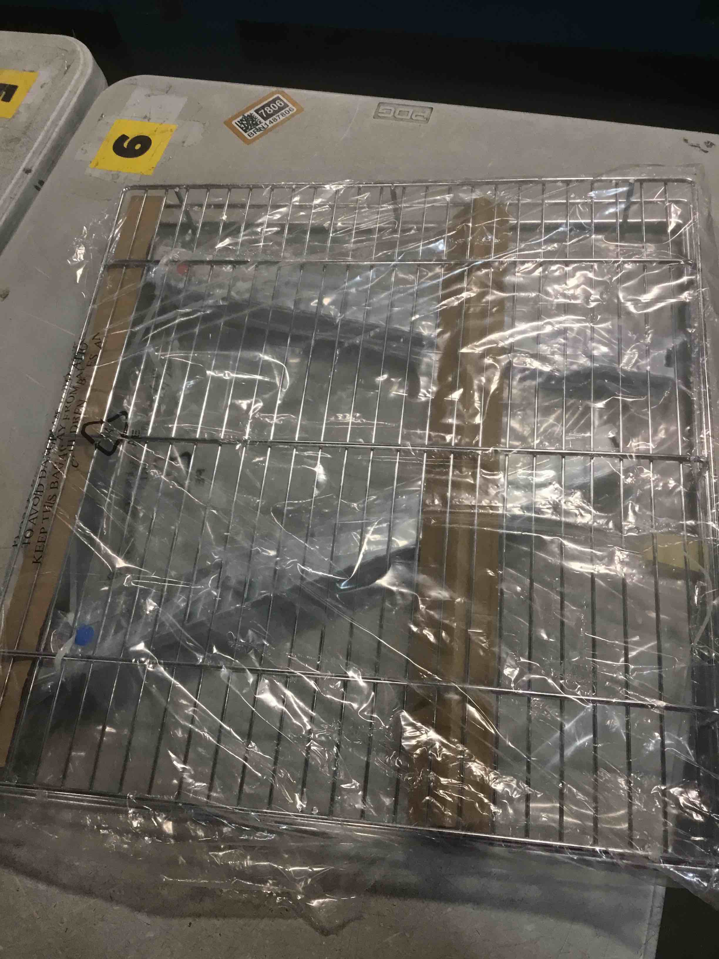 https://s3.amazonaws.com/lotting-images-prod/bidfta/PNK1374448_1733955446099.jpeg