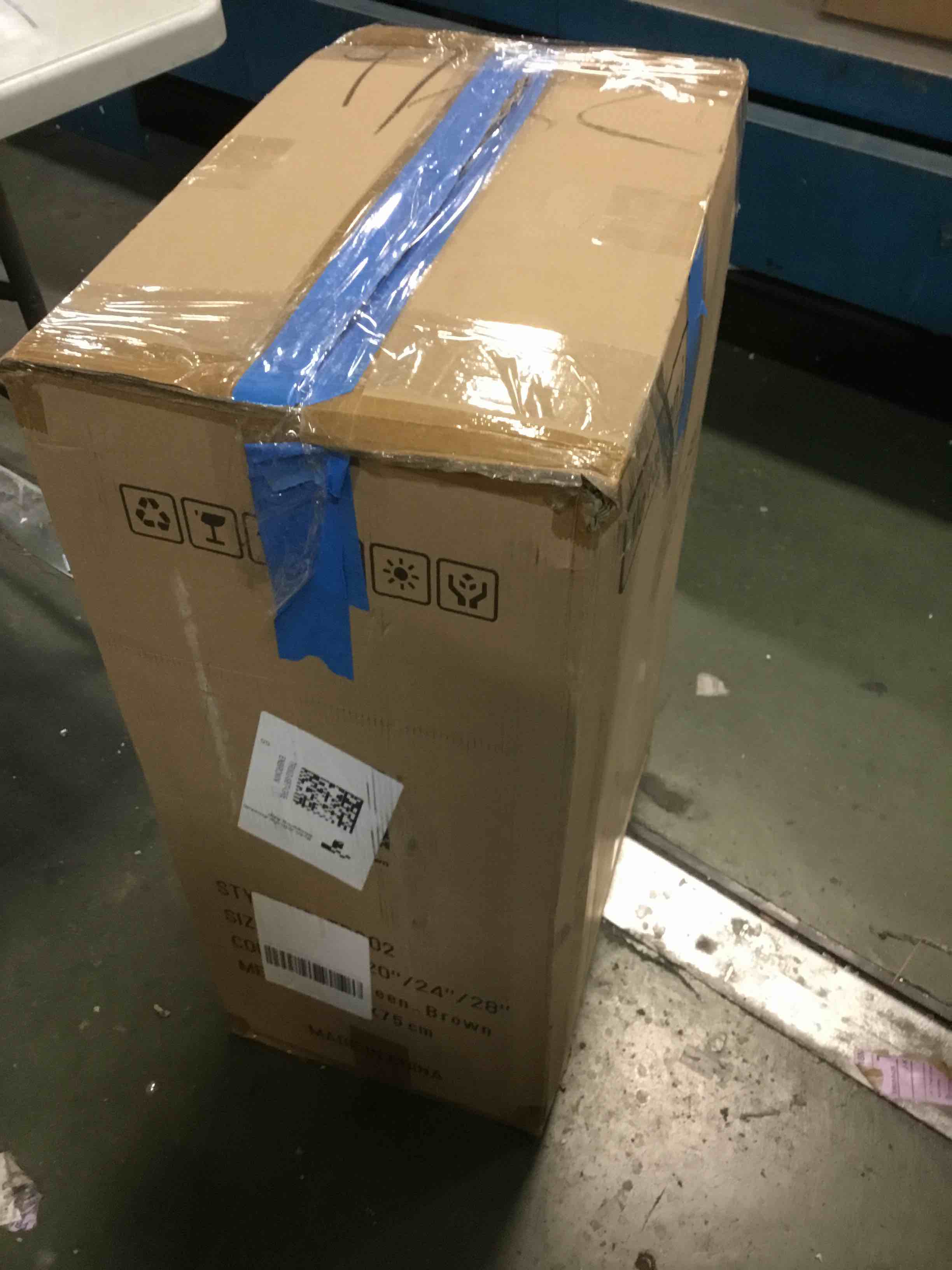 https://s3.amazonaws.com/lotting-images-prod/bidfta/PNK1374731_1734066005851.jpeg