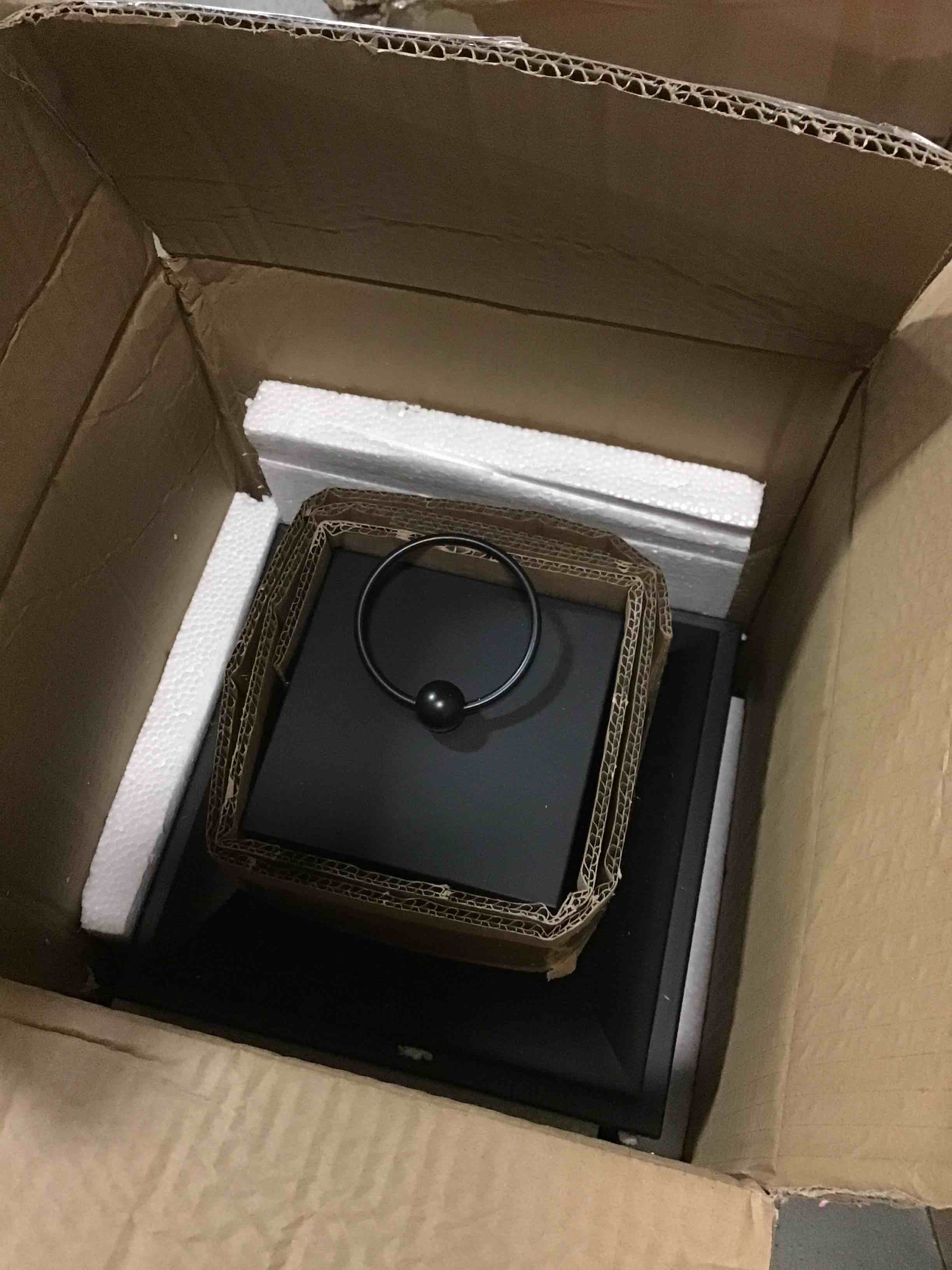 https://s3.amazonaws.com/lotting-images-prod/bidfta/PNK1375012_1732339877608.jpeg