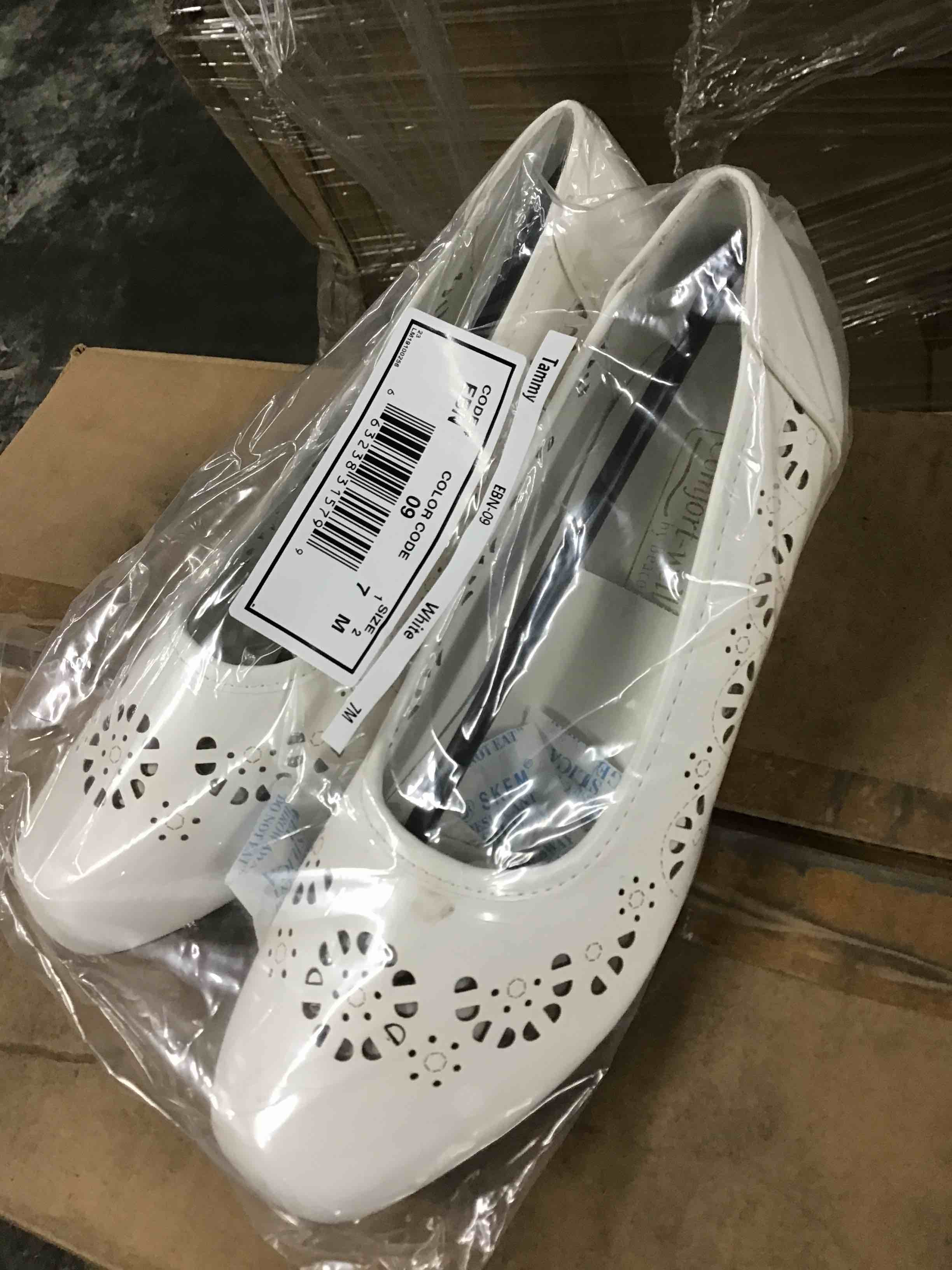 nice girl white shoes size 7M