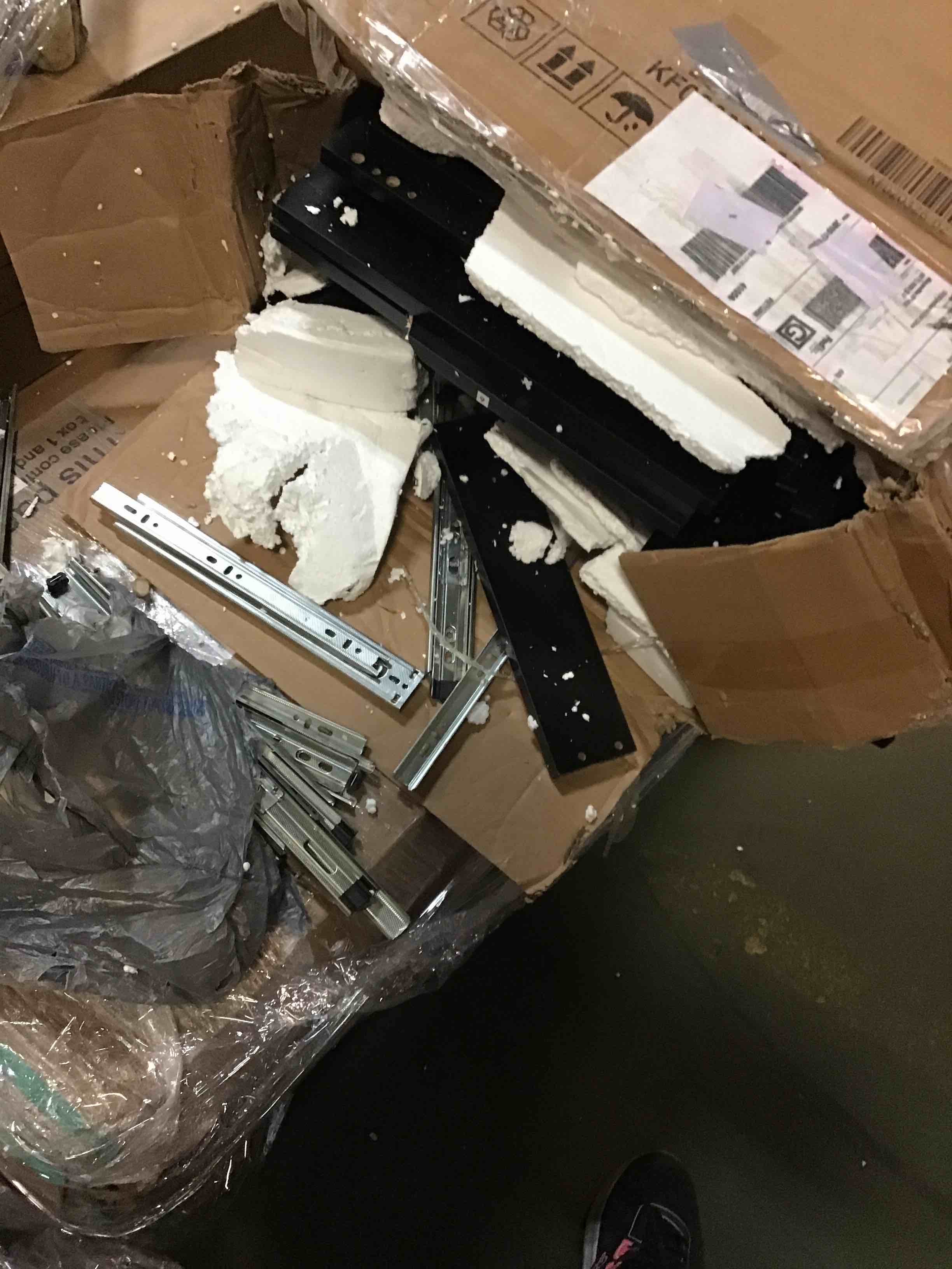 https://s3.amazonaws.com/lotting-images-prod/bidfta/PNK1375603_1732946087341.jpeg