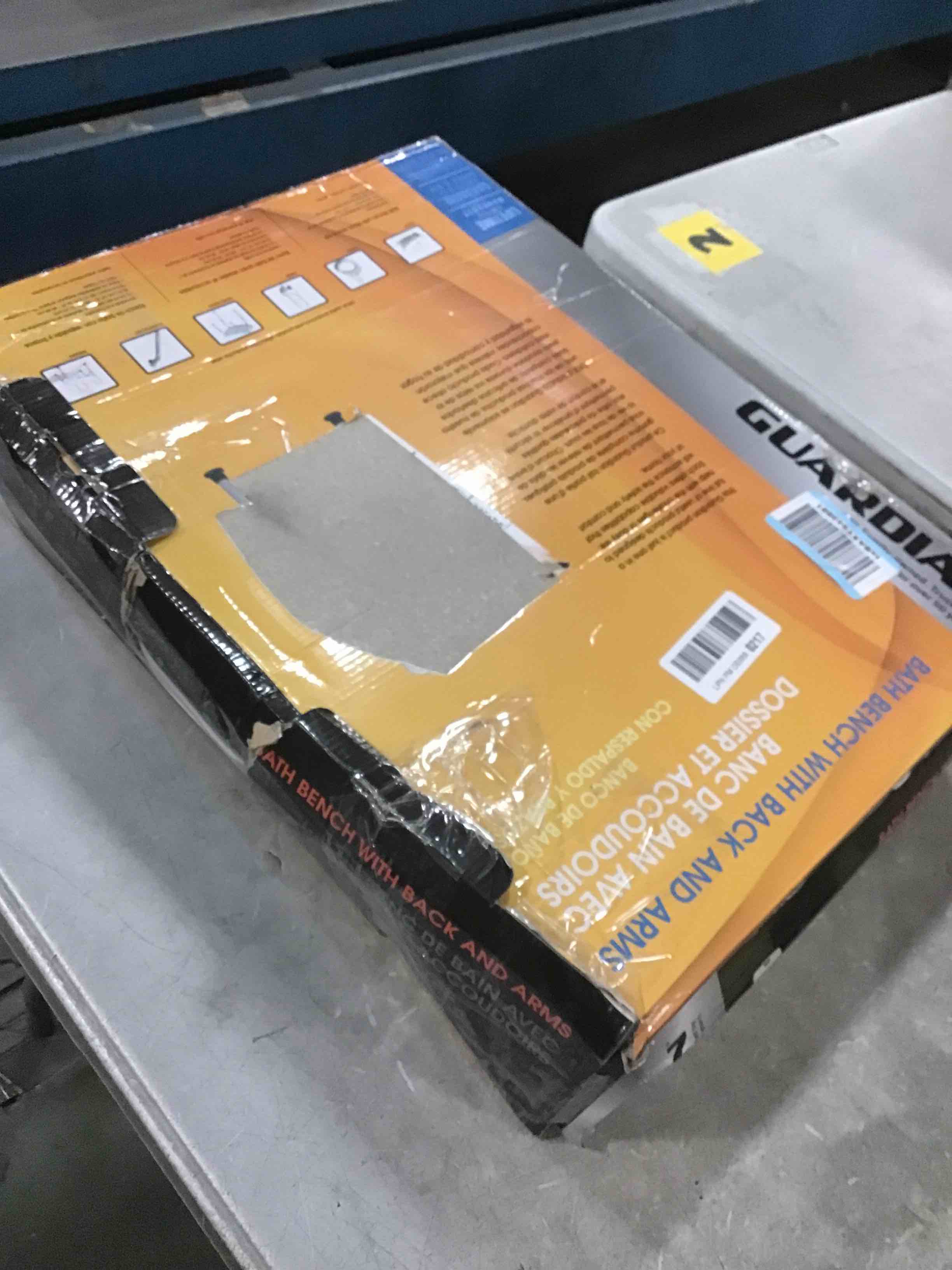 https://s3.amazonaws.com/lotting-images-prod/bidfta/PNK1376452_1734046033232.jpeg