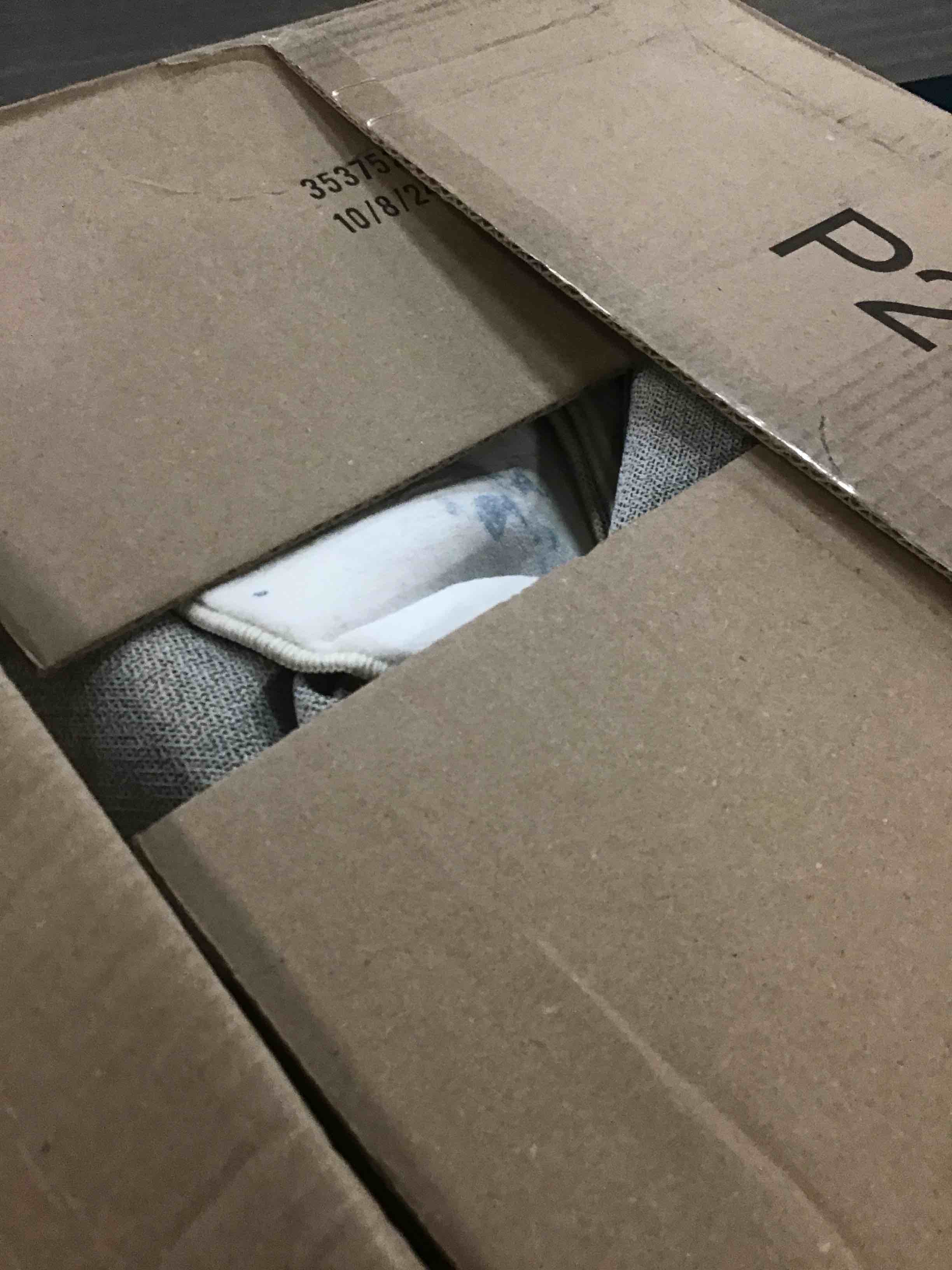https://s3.amazonaws.com/lotting-images-prod/bidfta/PNK1376487_1734049844312.jpeg