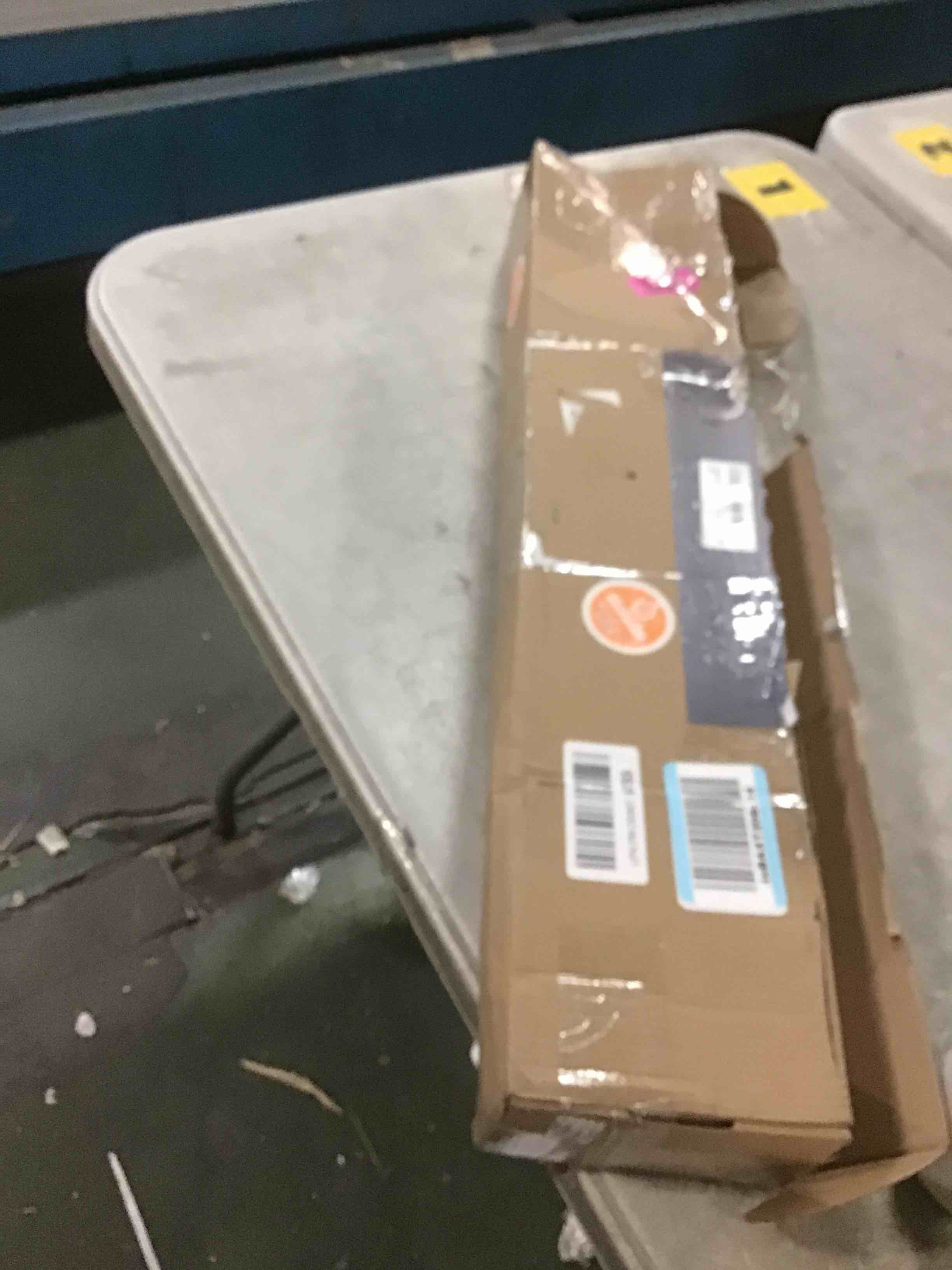 https://s3.amazonaws.com/lotting-images-prod/bidfta/PNK1376552_1734066495076.jpeg