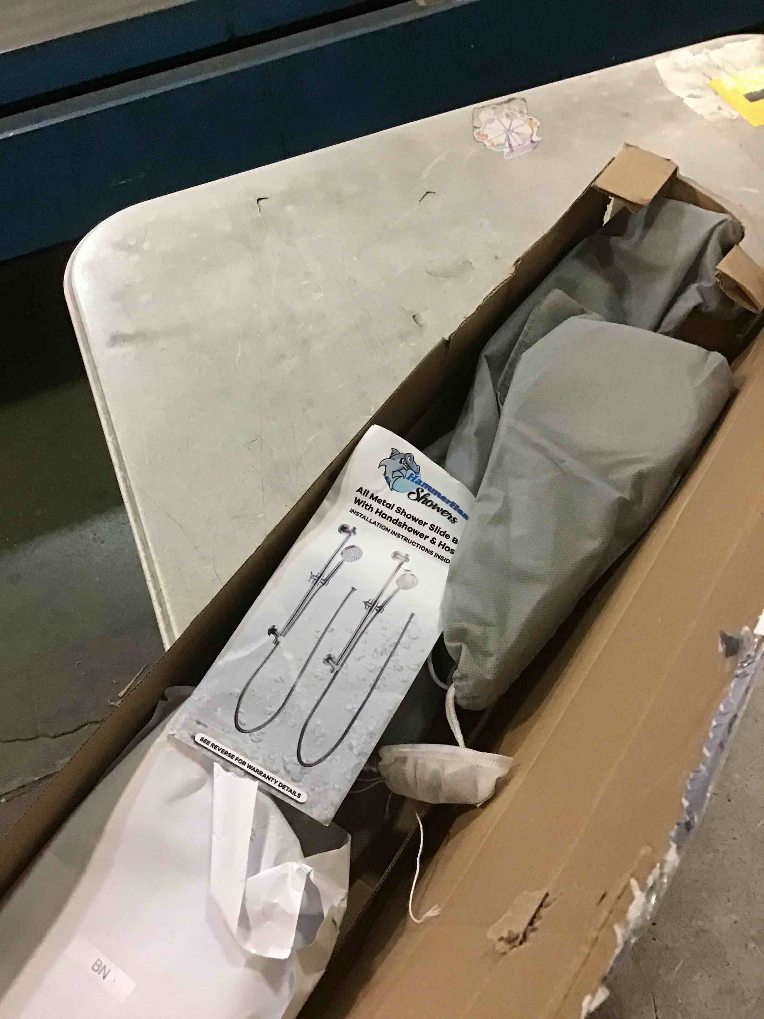 https://s3.amazonaws.com/lotting-images-prod/bidfta/PNK1376552_1734066498747.jpeg