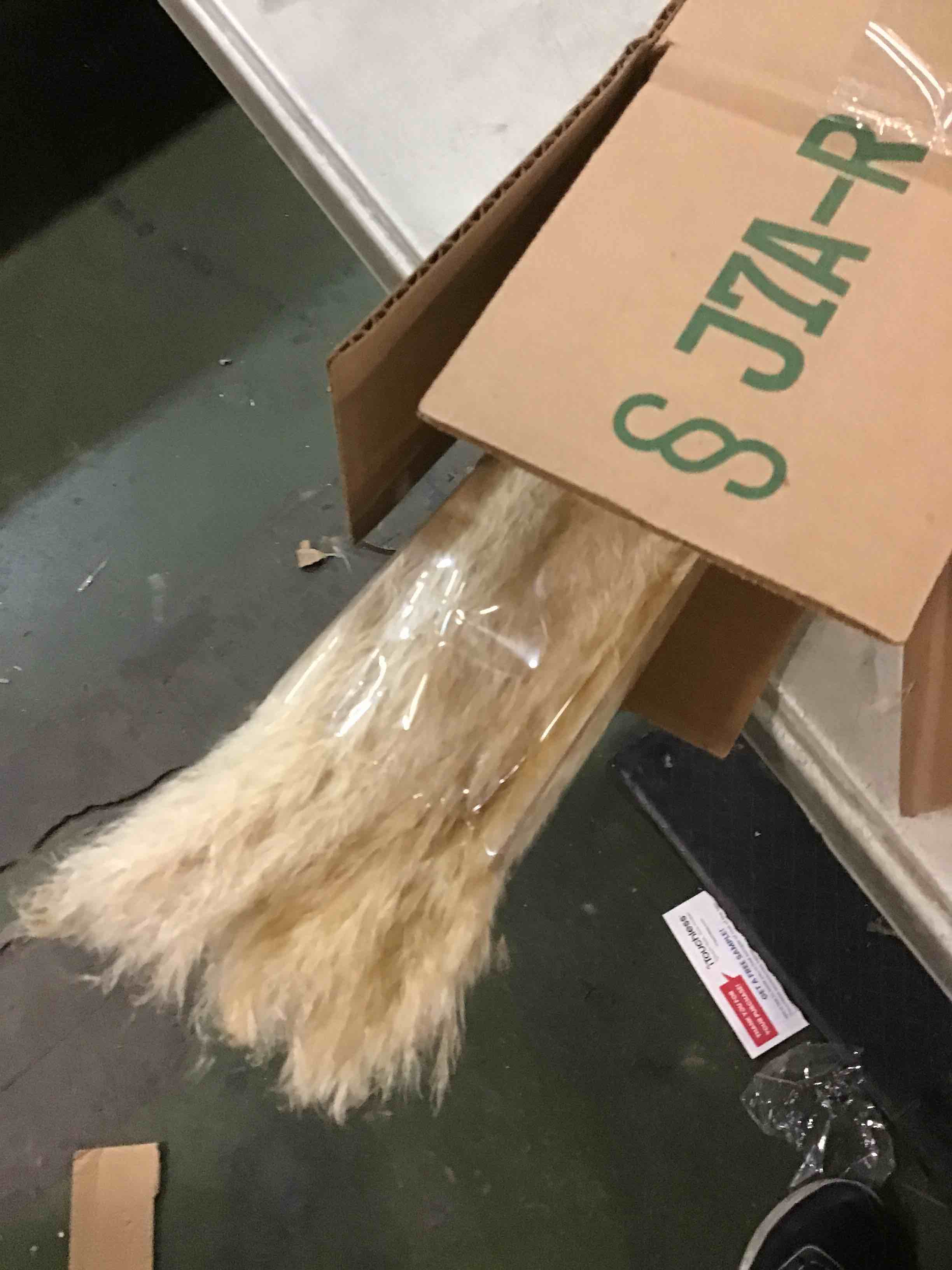 https://s3.amazonaws.com/lotting-images-prod/bidfta/PNK1377263_1734567969287.jpeg