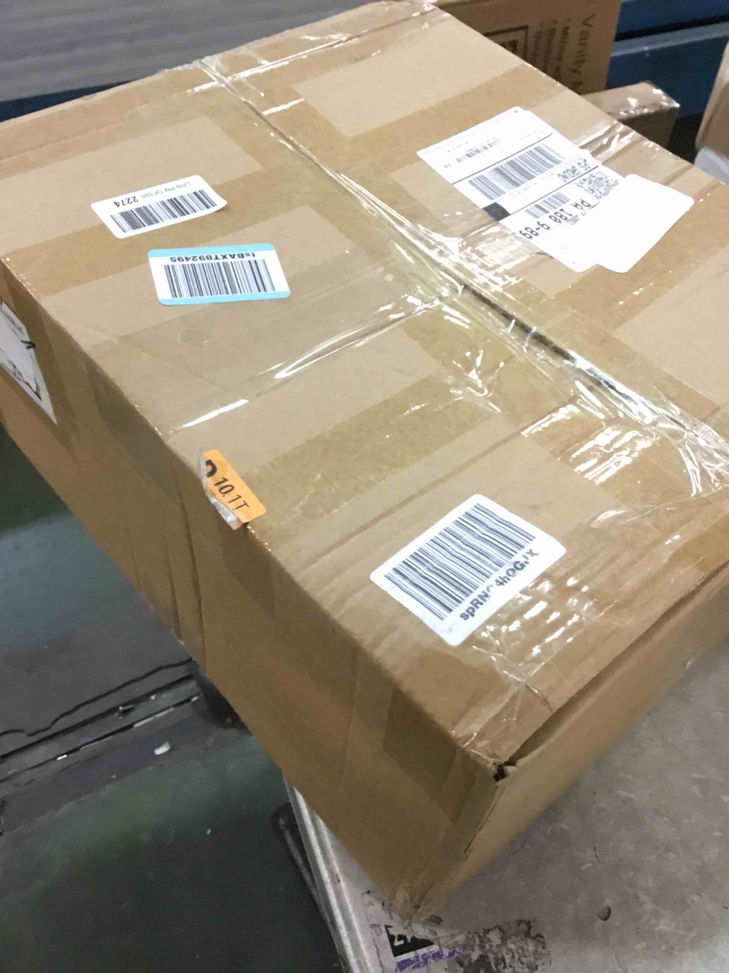 https://s3.amazonaws.com/lotting-images-prod/bidfta/PNK1377523_1734651990541.jpeg