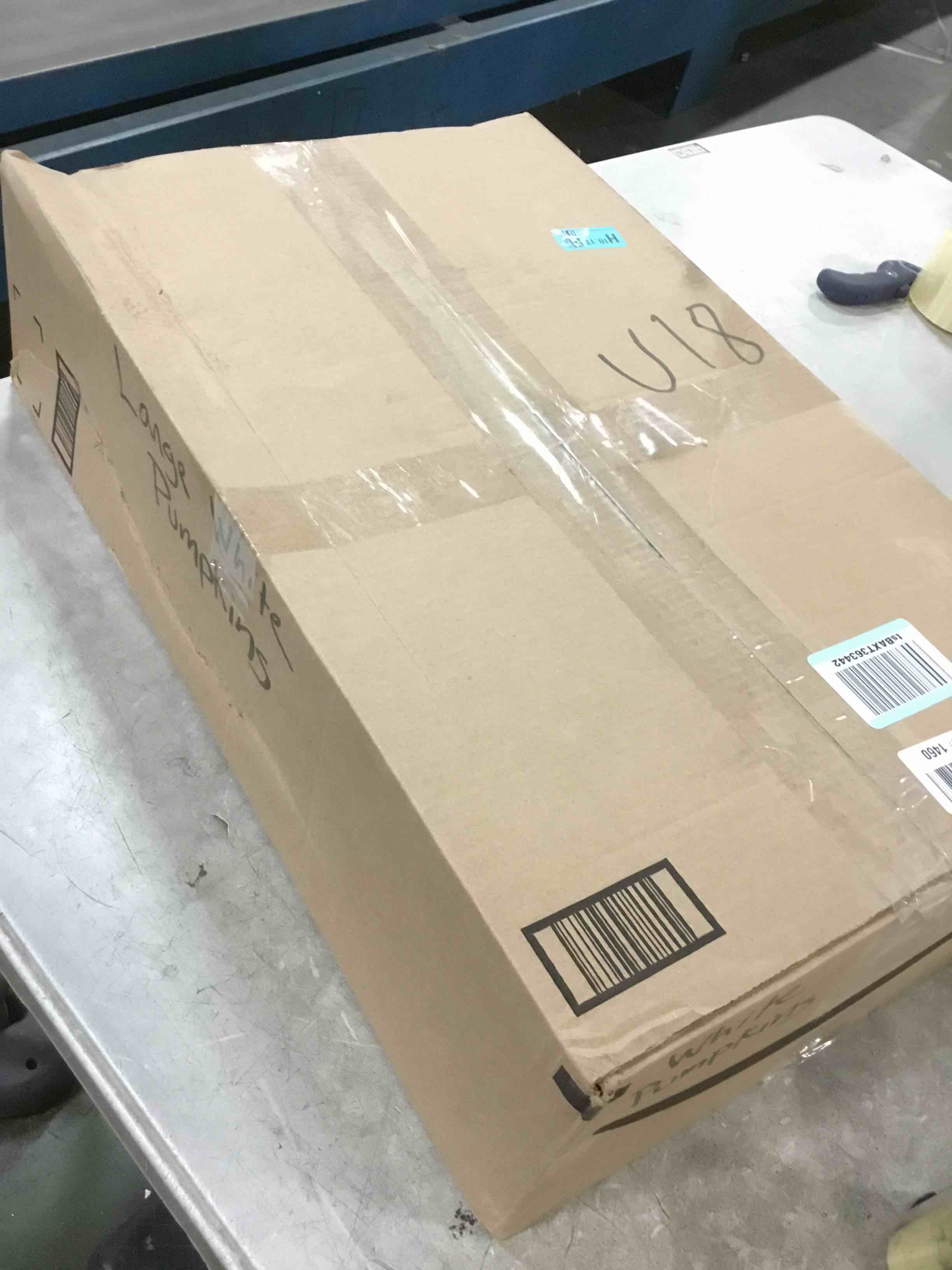 https://s3.amazonaws.com/lotting-images-prod/bidfta/PNK1377538_1734654054132.jpeg