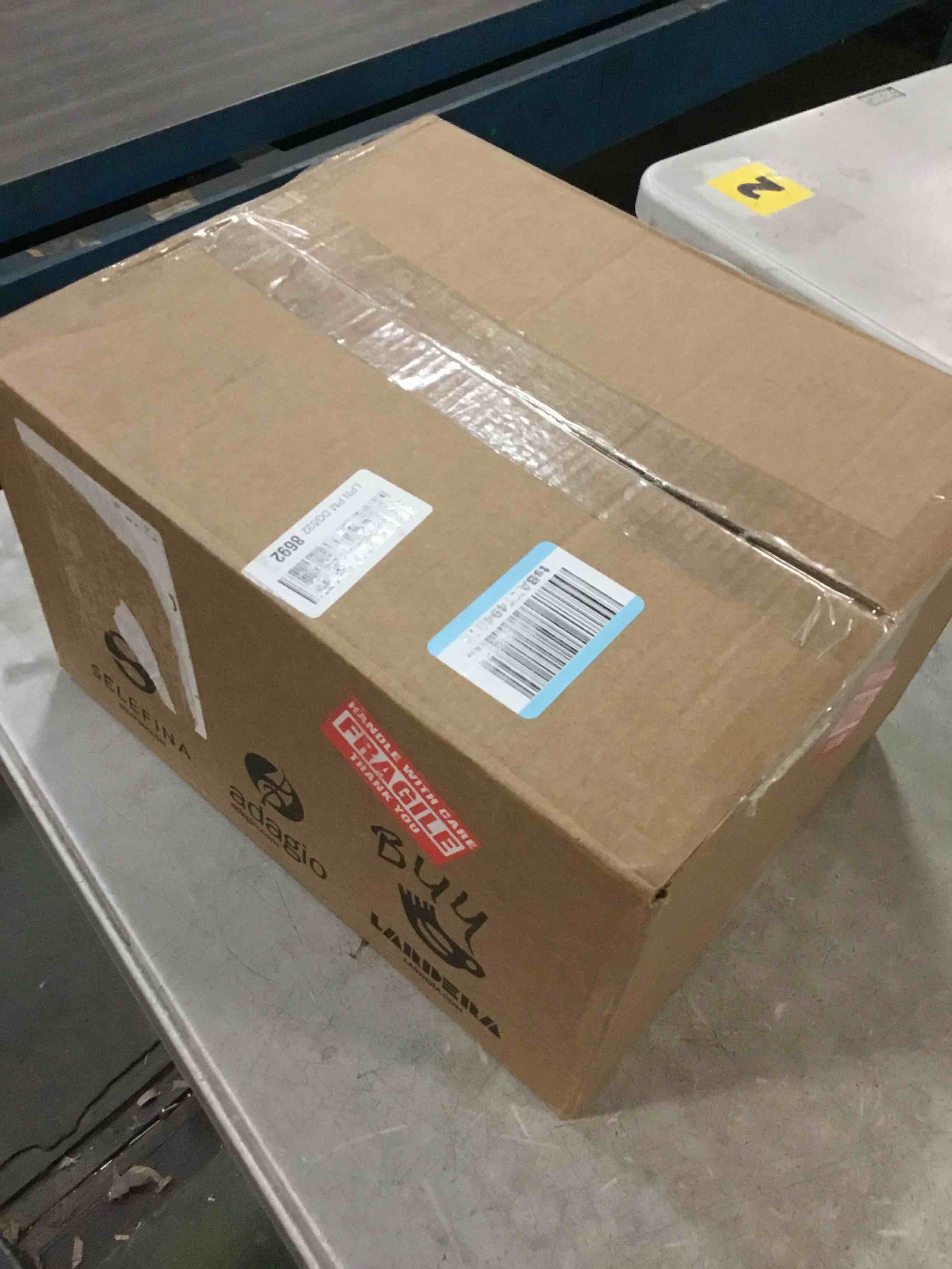 https://s3.amazonaws.com/lotting-images-prod/bidfta/PNK1377626_1734664036028.jpeg