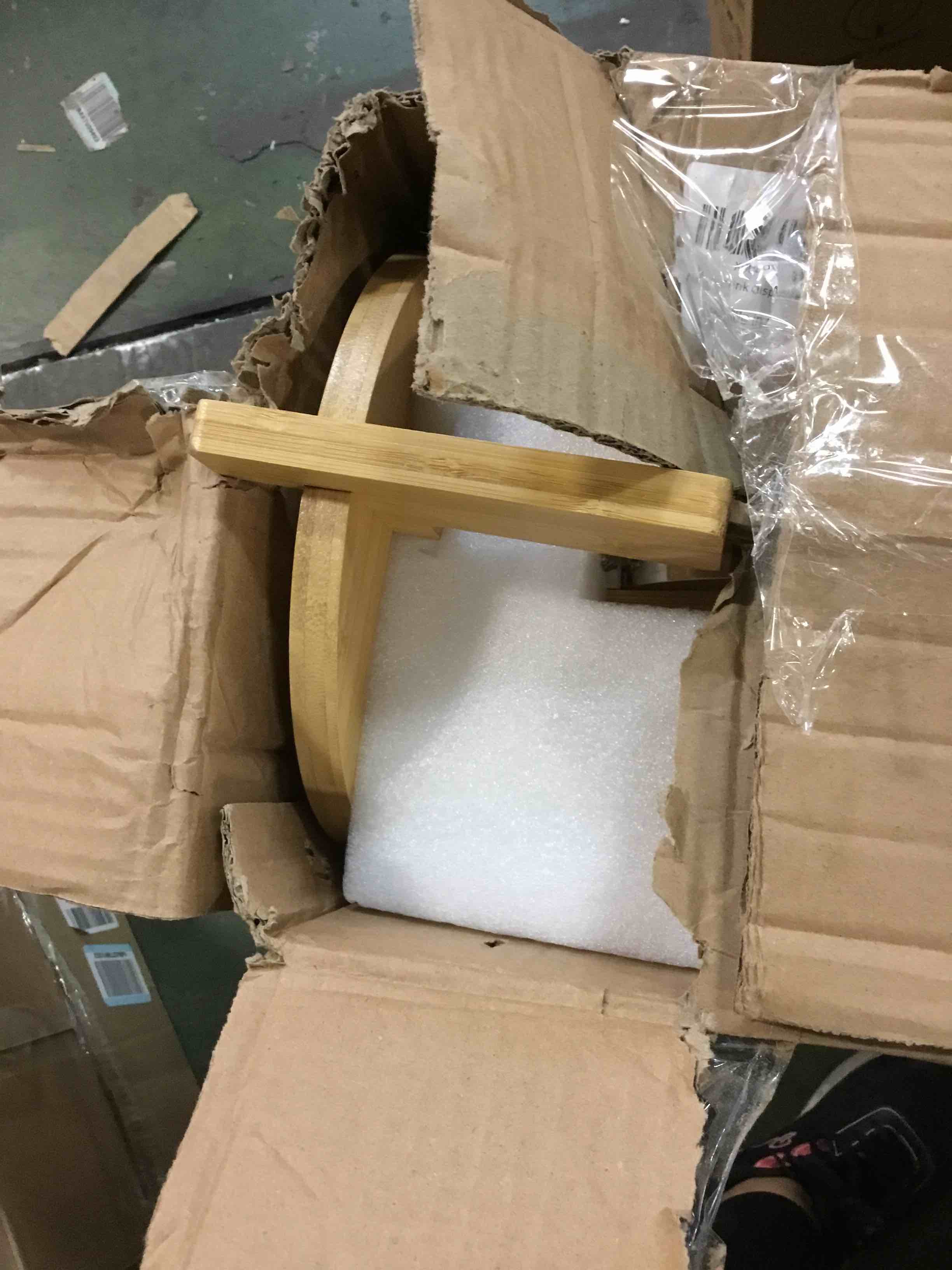 https://s3.amazonaws.com/lotting-images-prod/bidfta/PNK1377676_1734671144988.jpeg