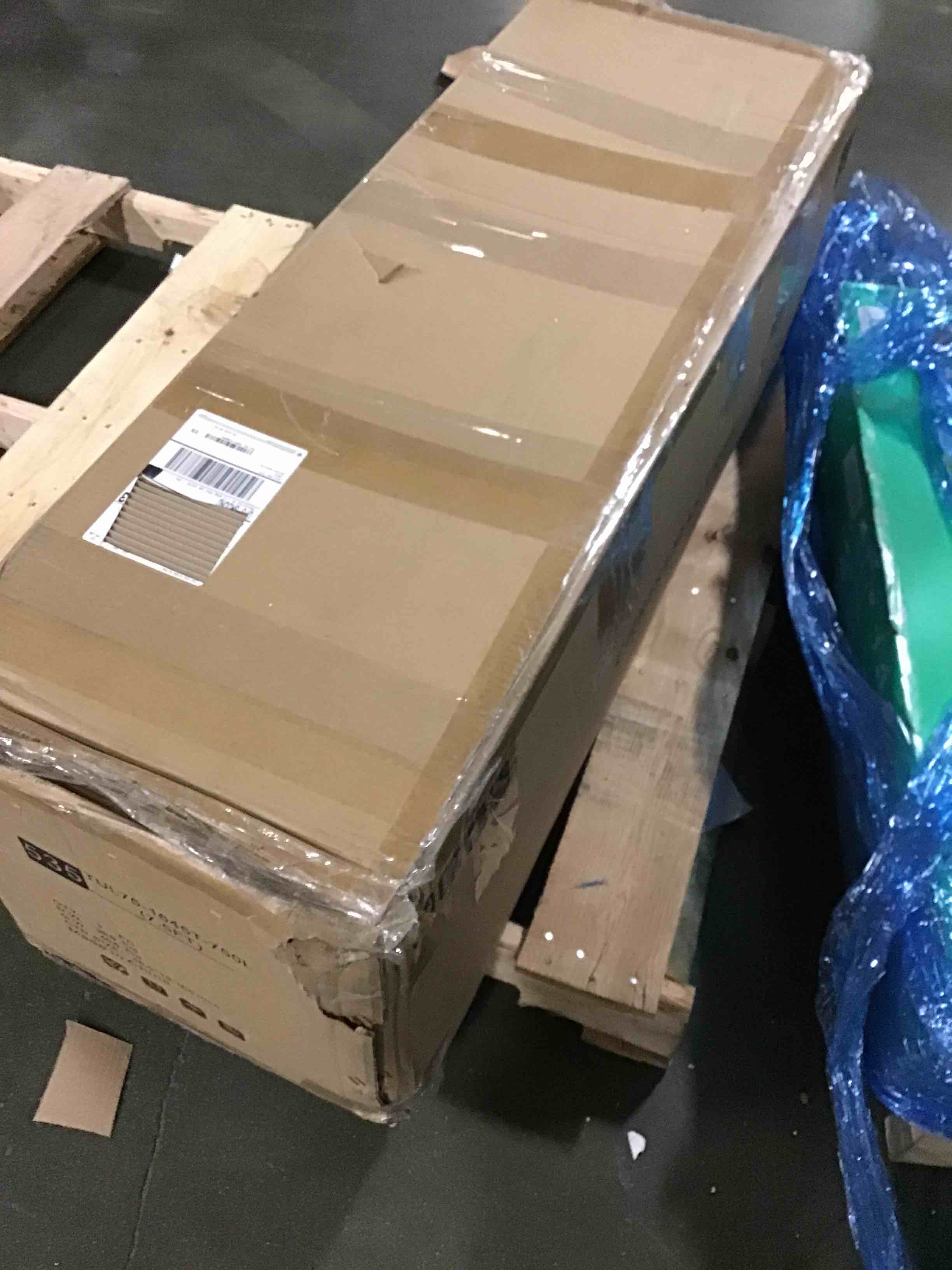 https://s3.amazonaws.com/lotting-images-prod/bidfta/PNK1377765_1734996336257.jpeg