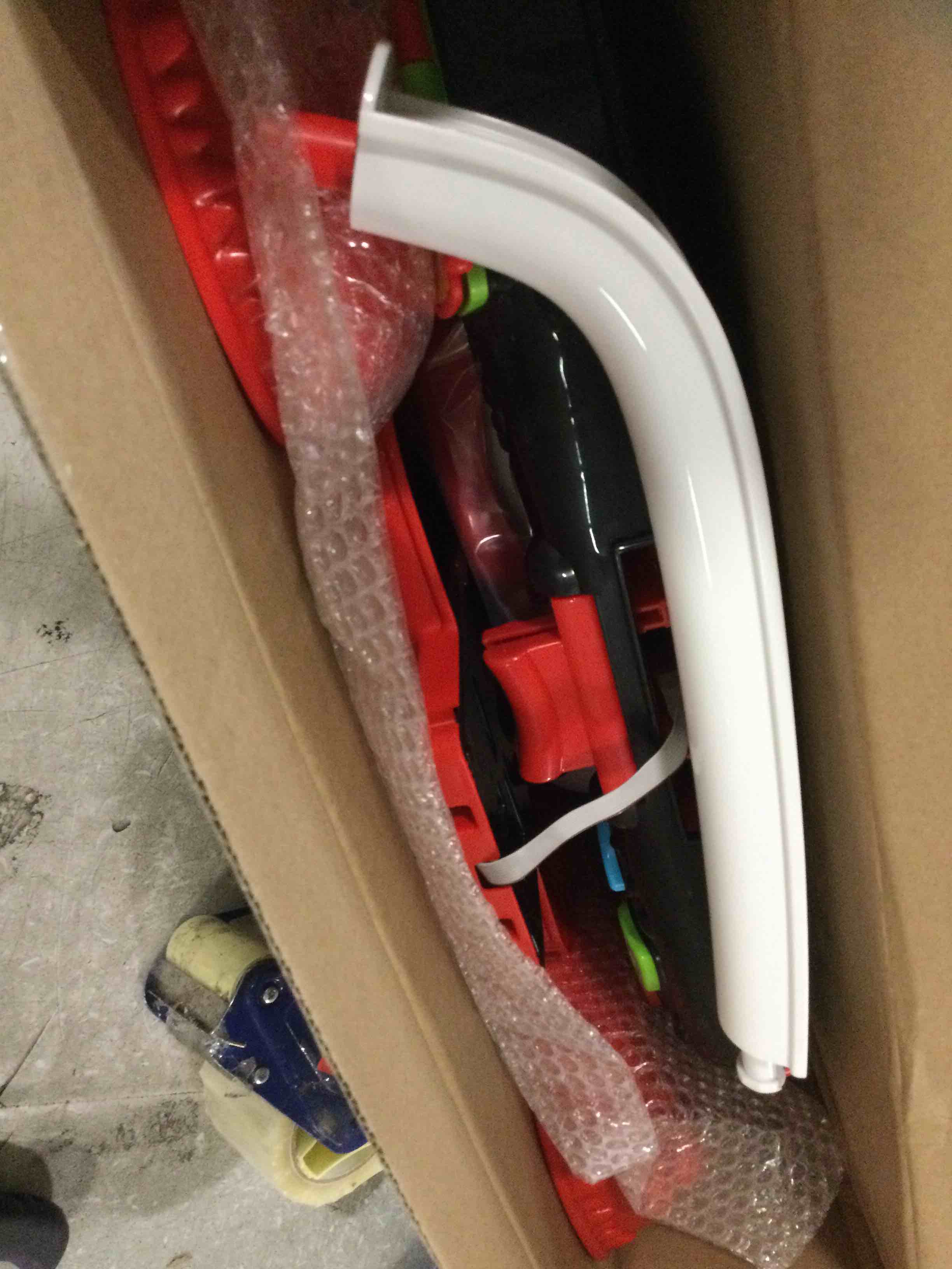 https://s3.amazonaws.com/lotting-images-prod/bidfta/PNK1377856_1735168273998.jpeg