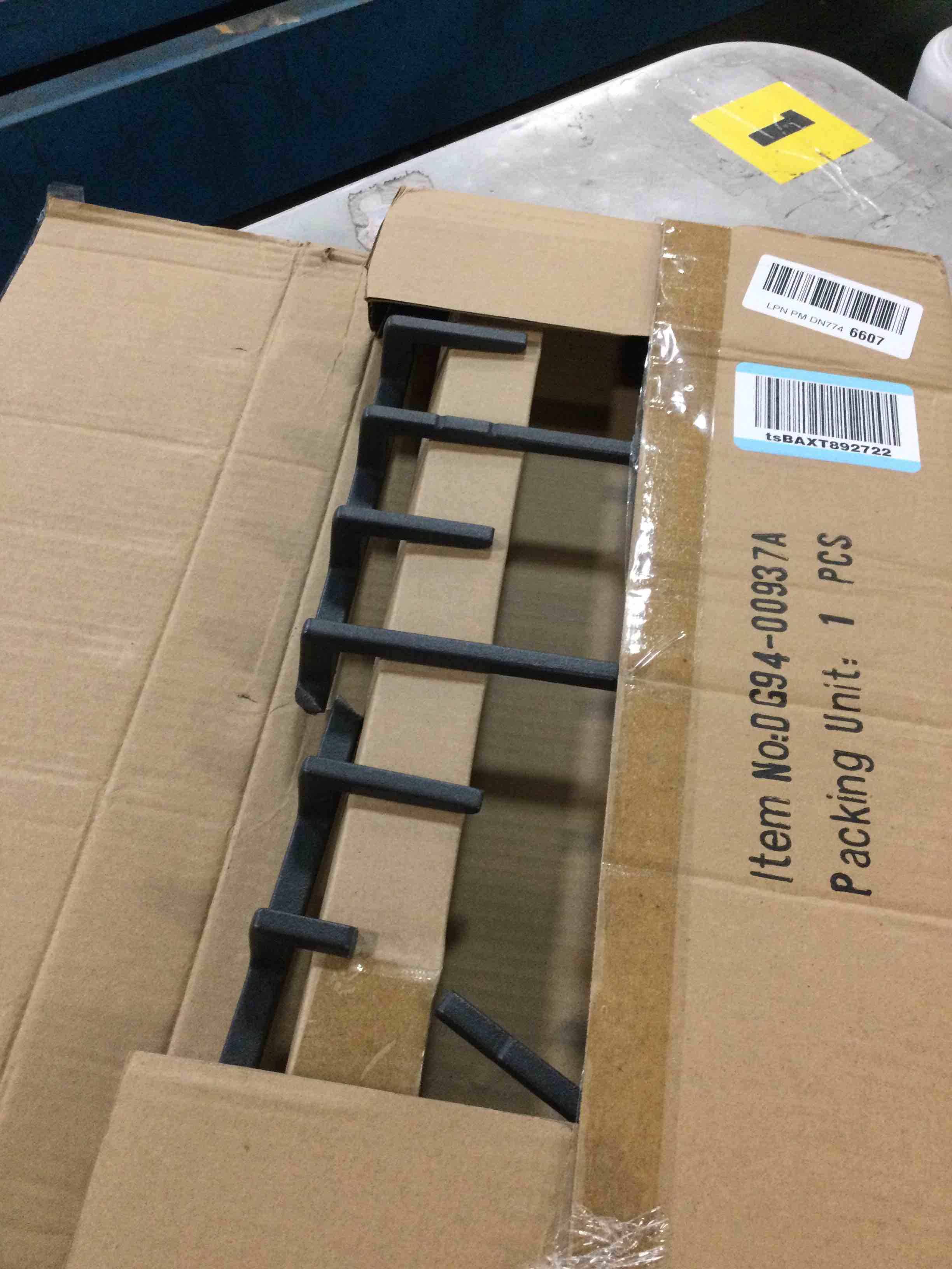 https://s3.amazonaws.com/lotting-images-prod/bidfta/PNK1377891_1735175355846.jpeg