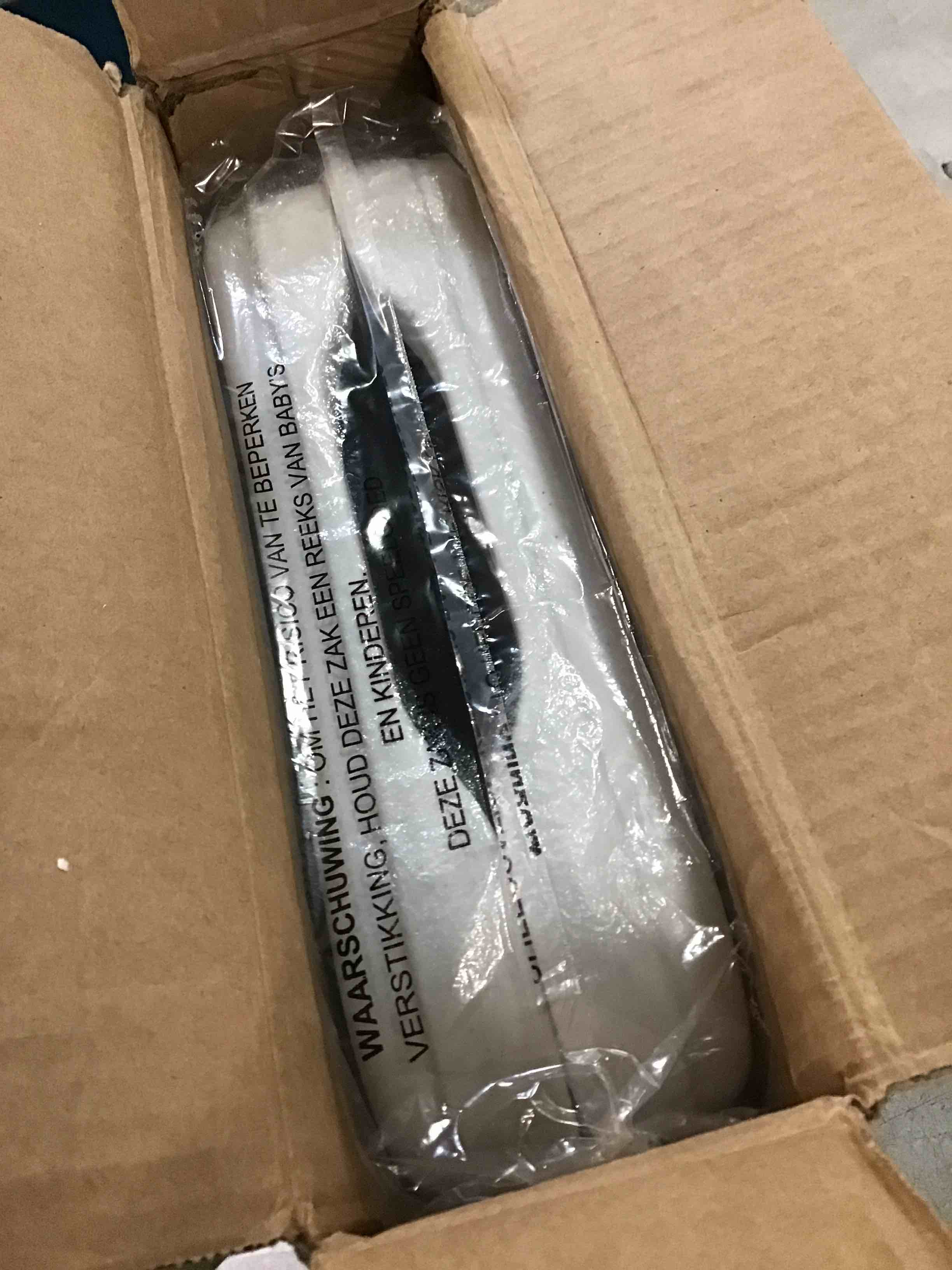 https://s3.amazonaws.com/lotting-images-prod/bidfta/PNK1377934_1735187456327.jpeg
