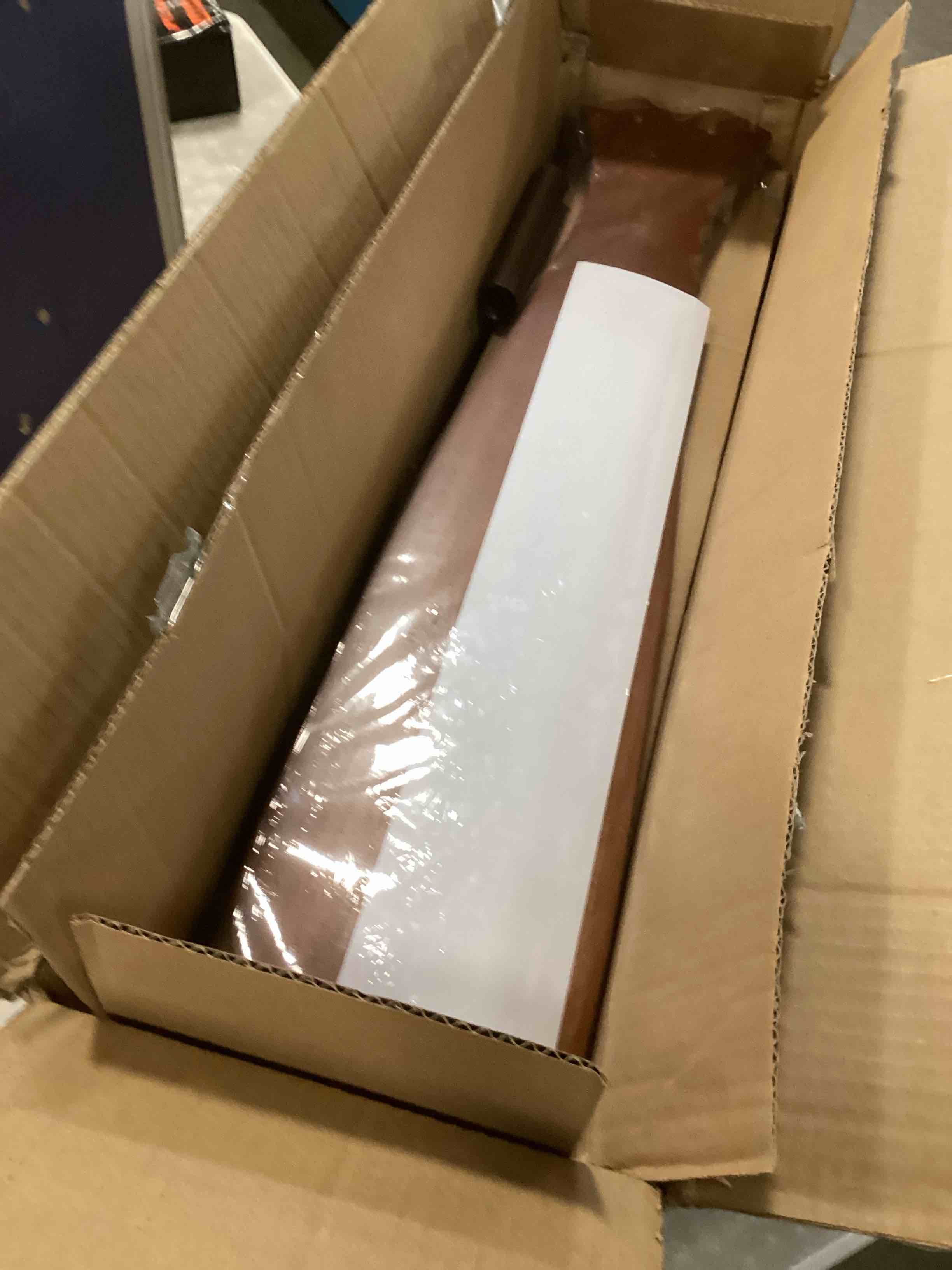 https://s3.amazonaws.com/lotting-images-prod/bidfta/PNK1378072_1733141574164.jpeg