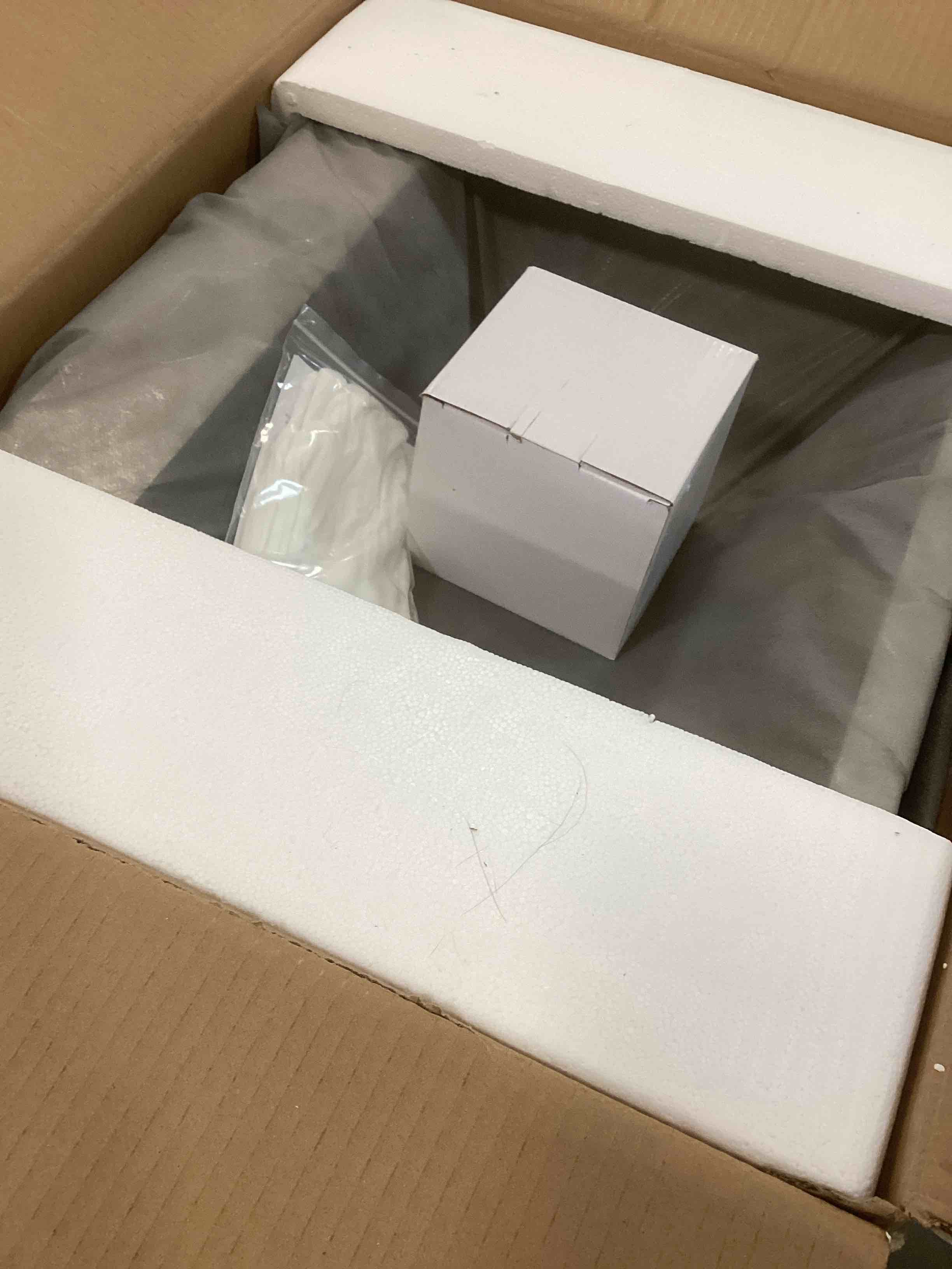 https://s3.amazonaws.com/lotting-images-prod/bidfta/PNK1379223_1733506191961.jpeg