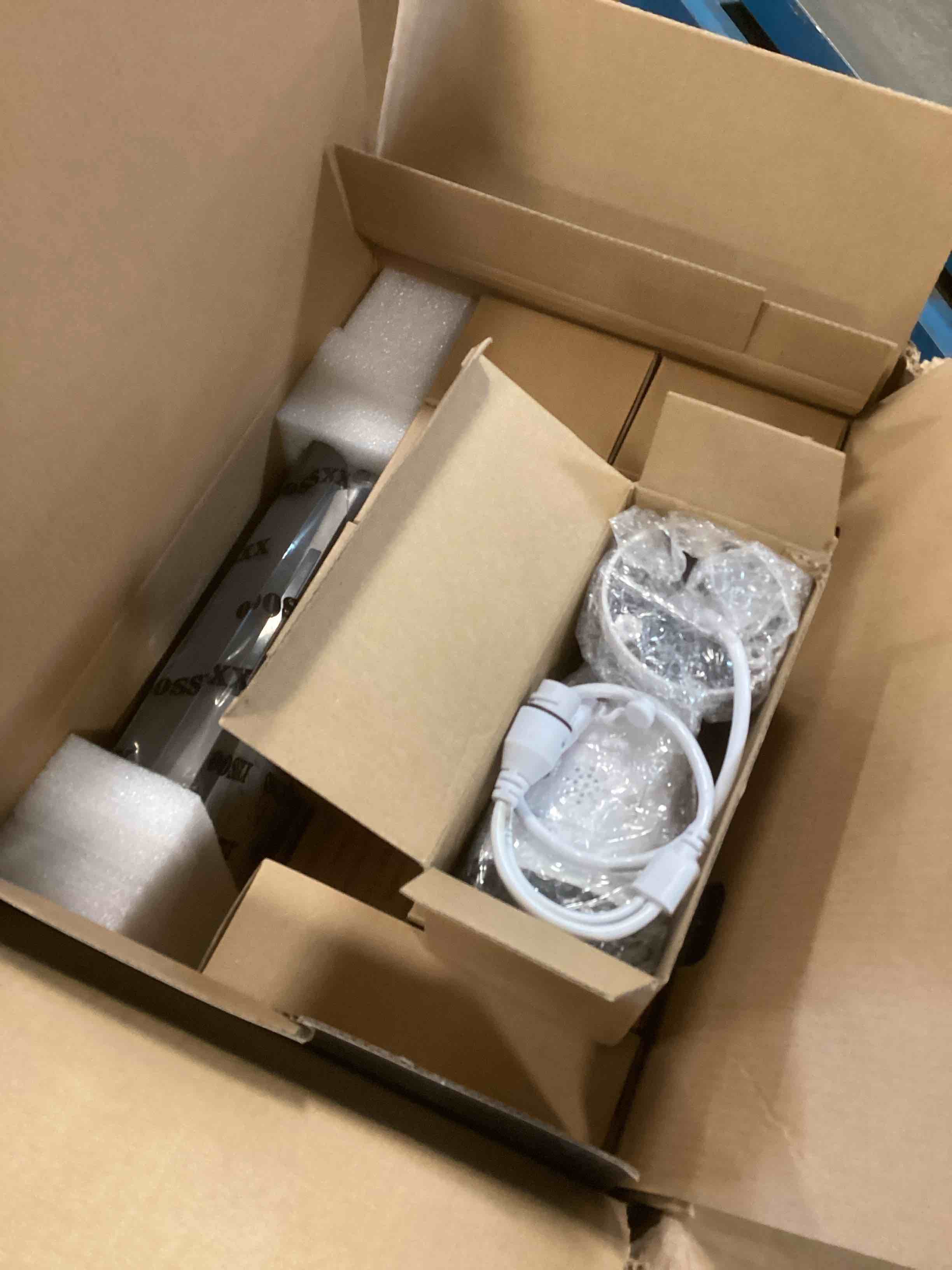 https://s3.amazonaws.com/lotting-images-prod/bidfta/PNK1379244_1733511016677.jpeg