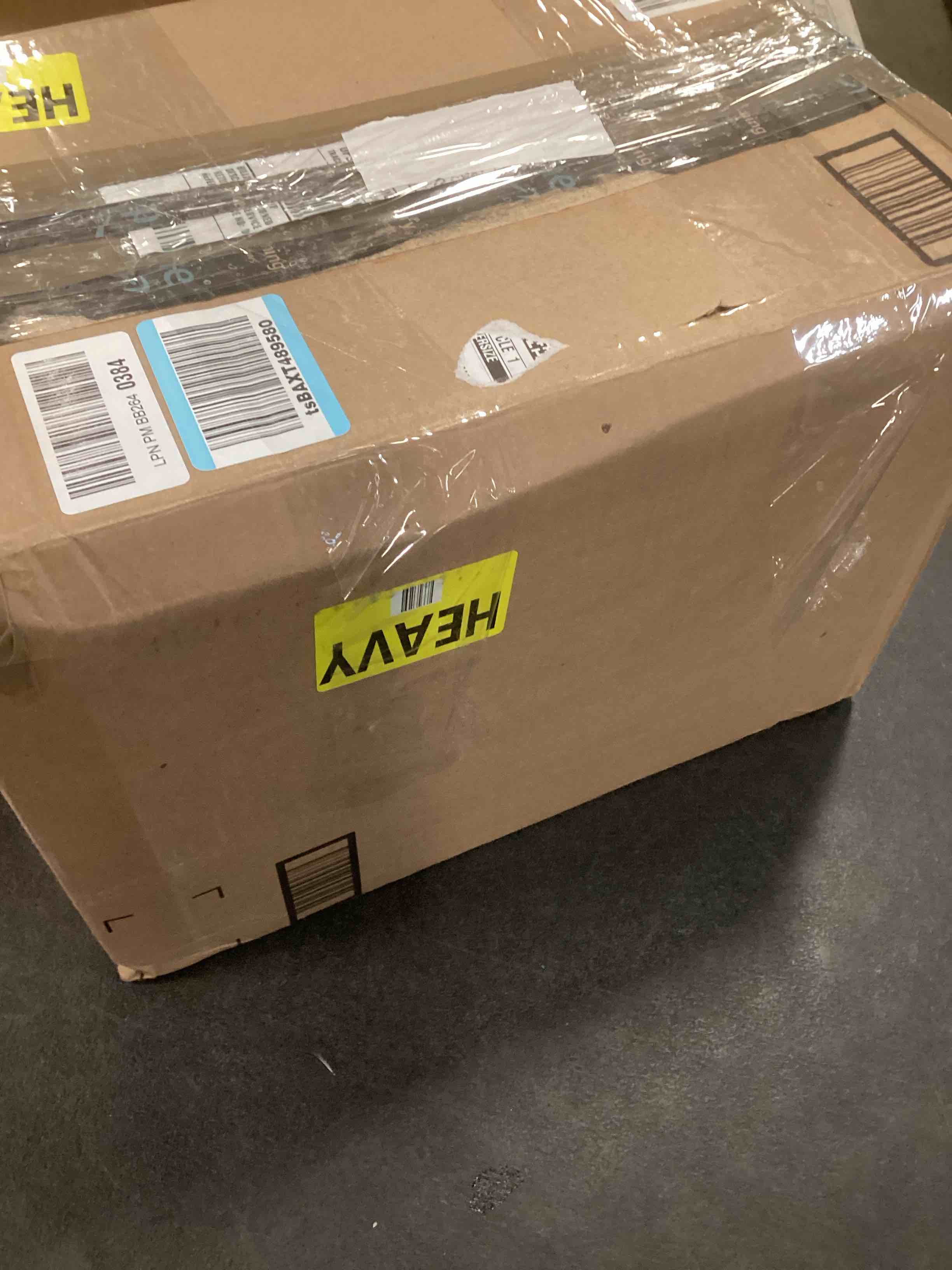 https://s3.amazonaws.com/lotting-images-prod/bidfta/PNK1379244_1733511127178.jpeg