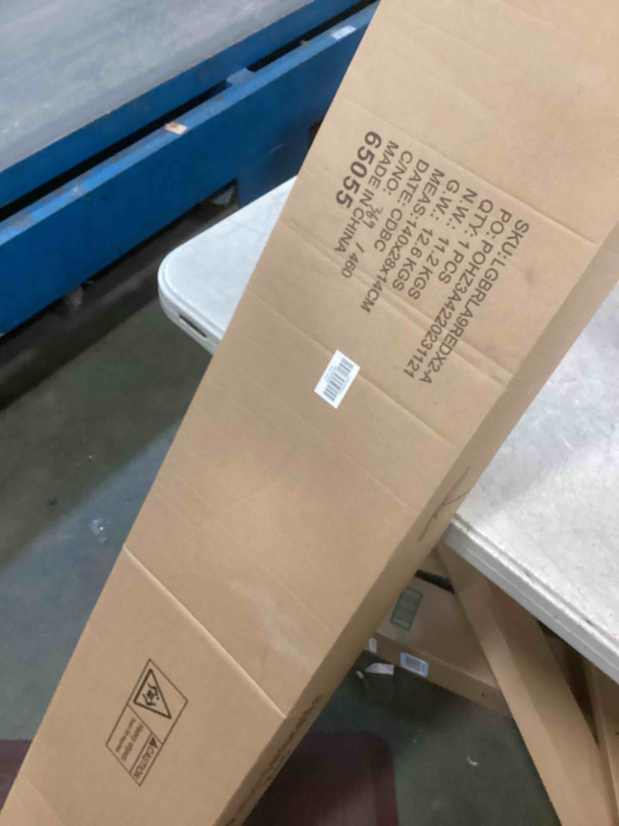 https://s3.amazonaws.com/lotting-images-prod/bidfta/PNK1379506_1733771787047.jpeg