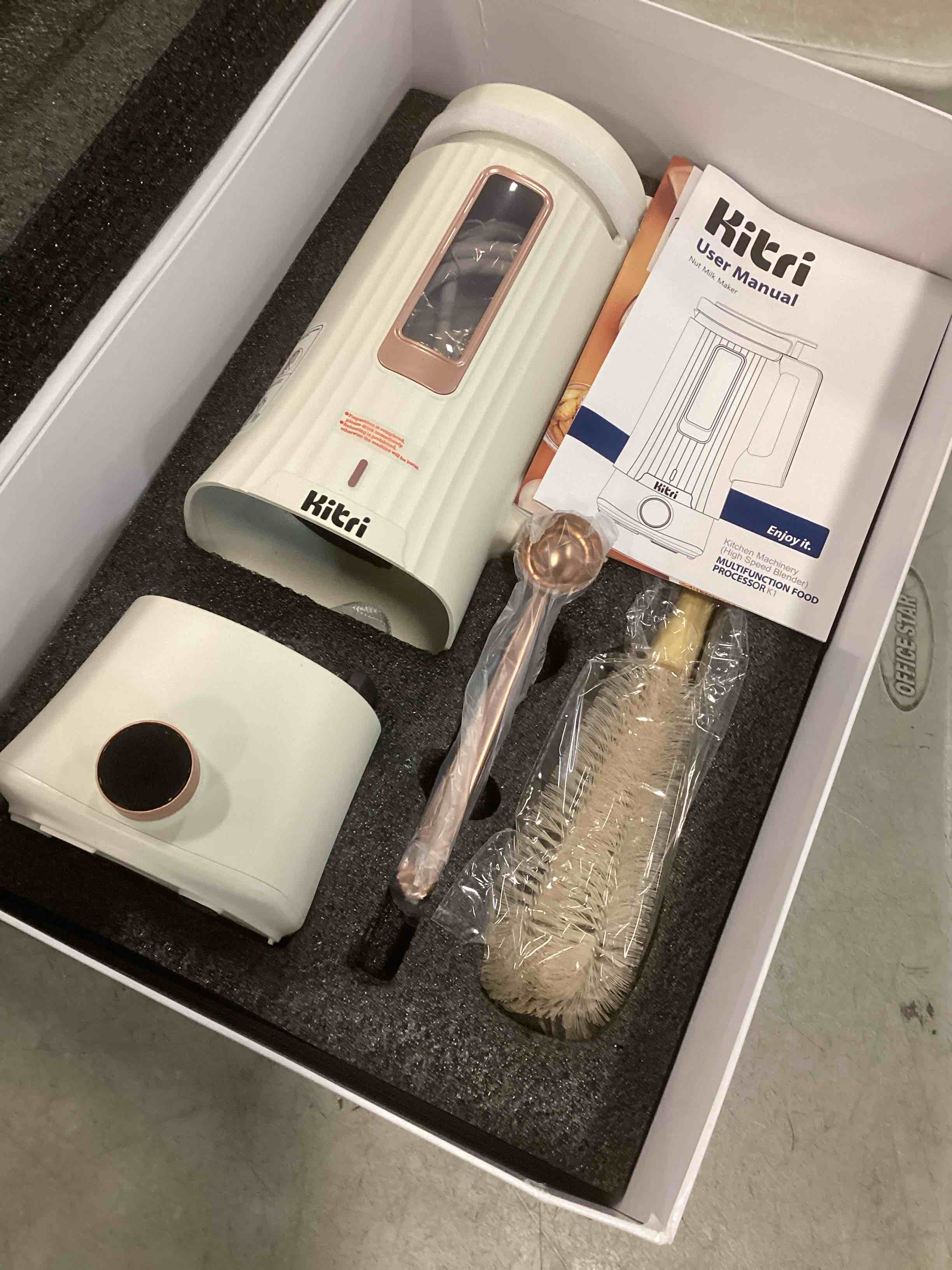 https://s3.amazonaws.com/lotting-images-prod/bidfta/PNK1379665_1733847019881.jpeg