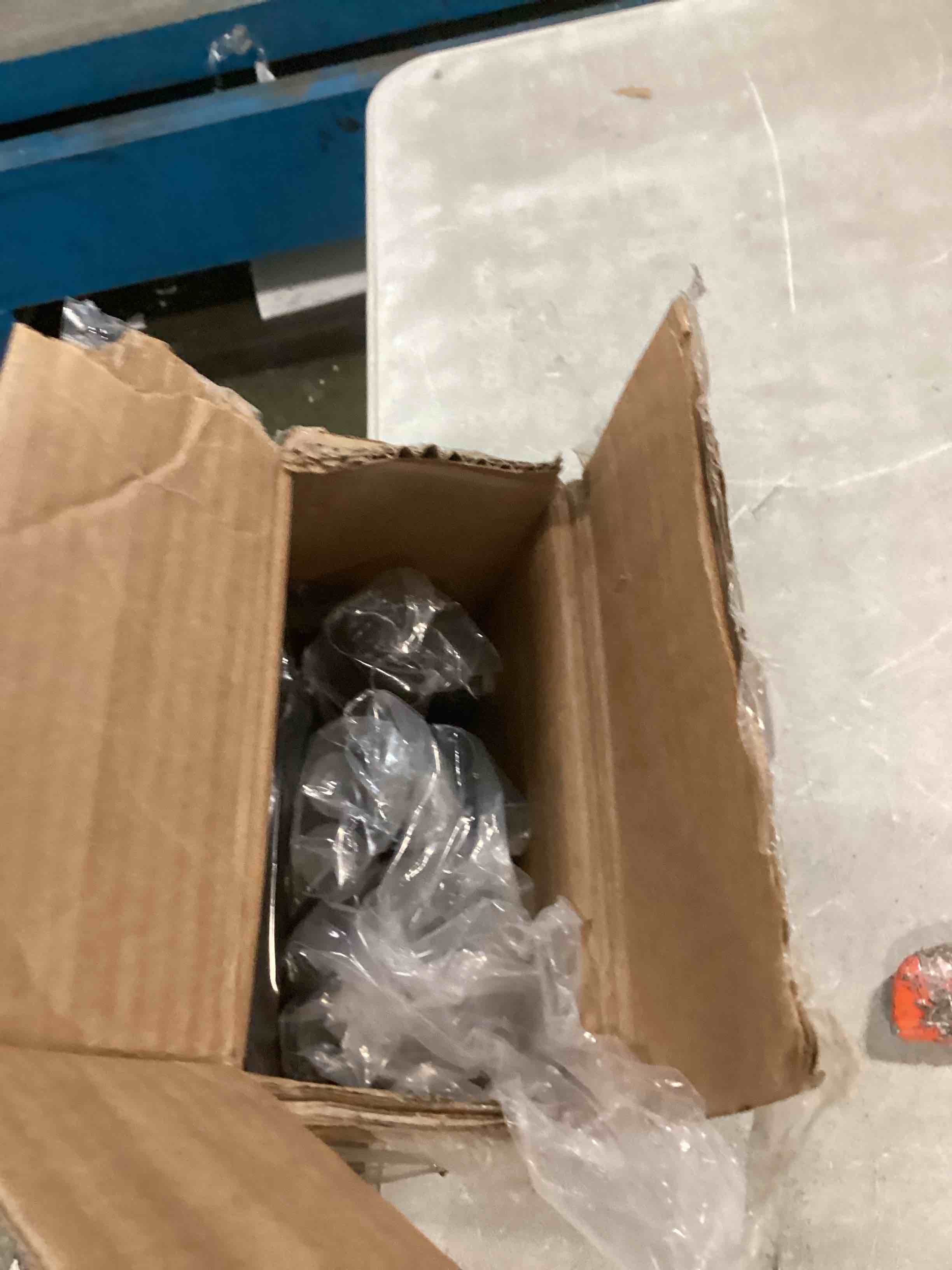 https://s3.amazonaws.com/lotting-images-prod/bidfta/PNK1380088_1734189624423.jpeg