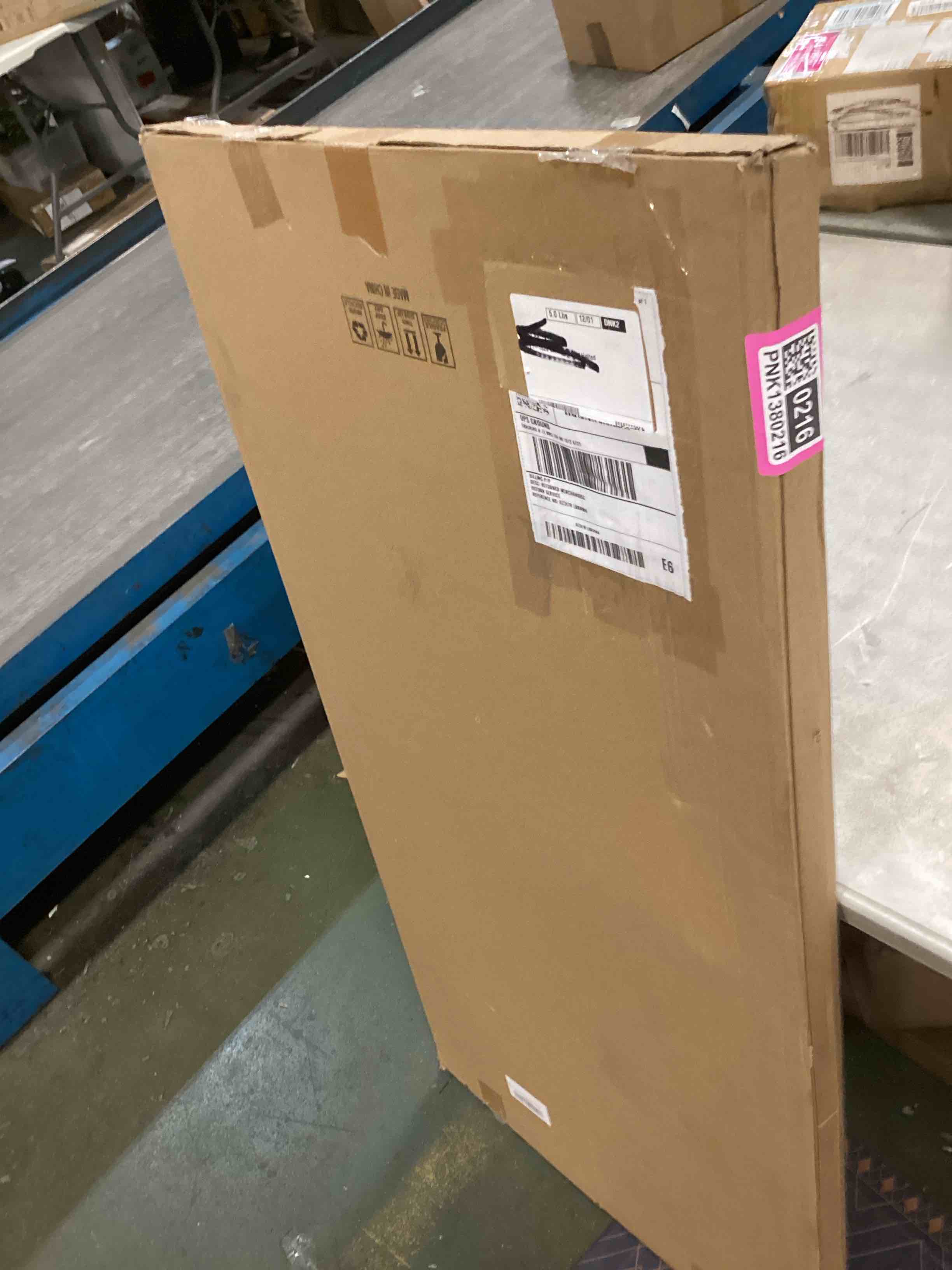 https://s3.amazonaws.com/lotting-images-prod/bidfta/PNK1380216_1734530896520.jpeg