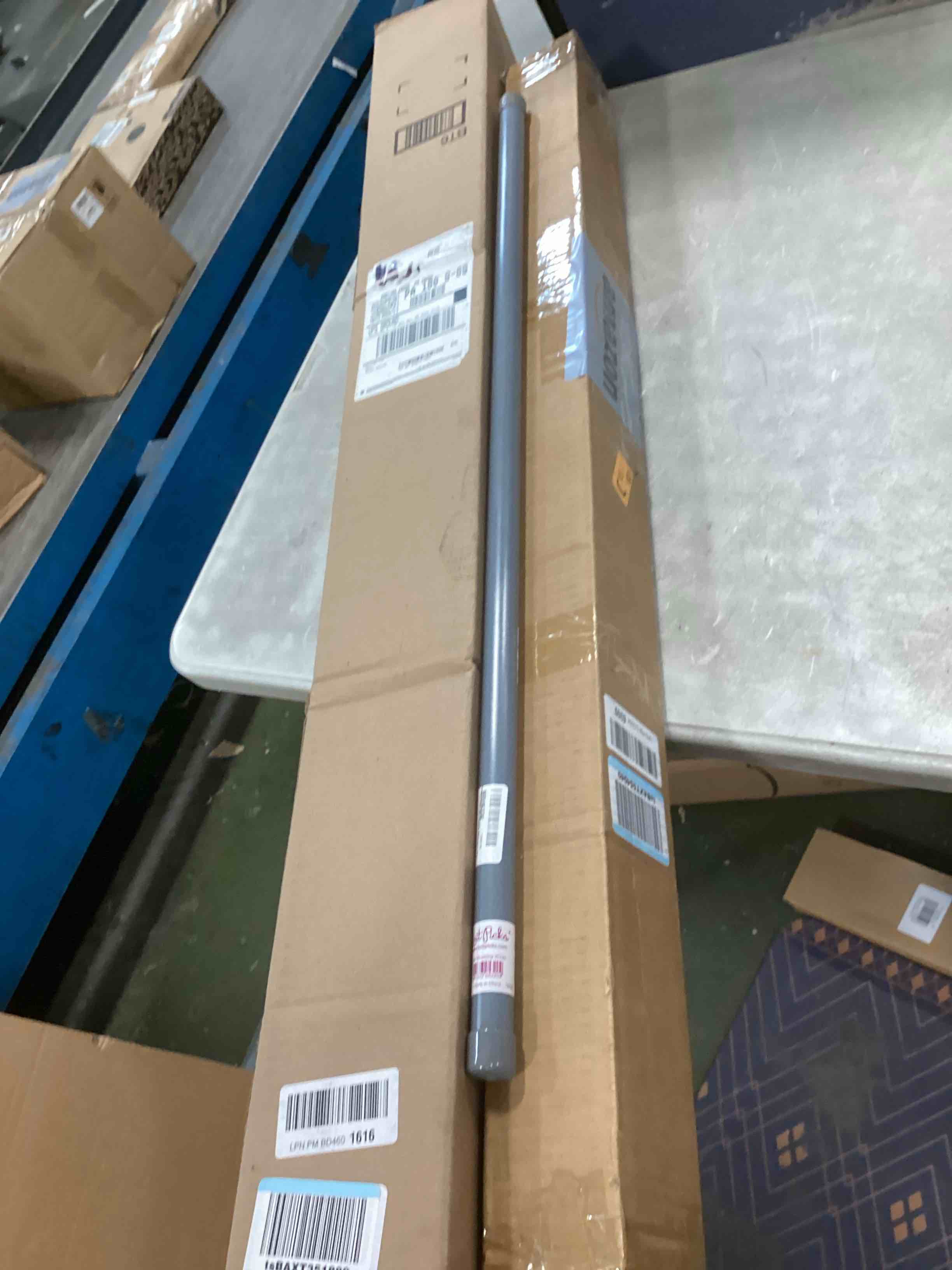 https://s3.amazonaws.com/lotting-images-prod/bidfta/PNK1380285_1734538460325.jpeg