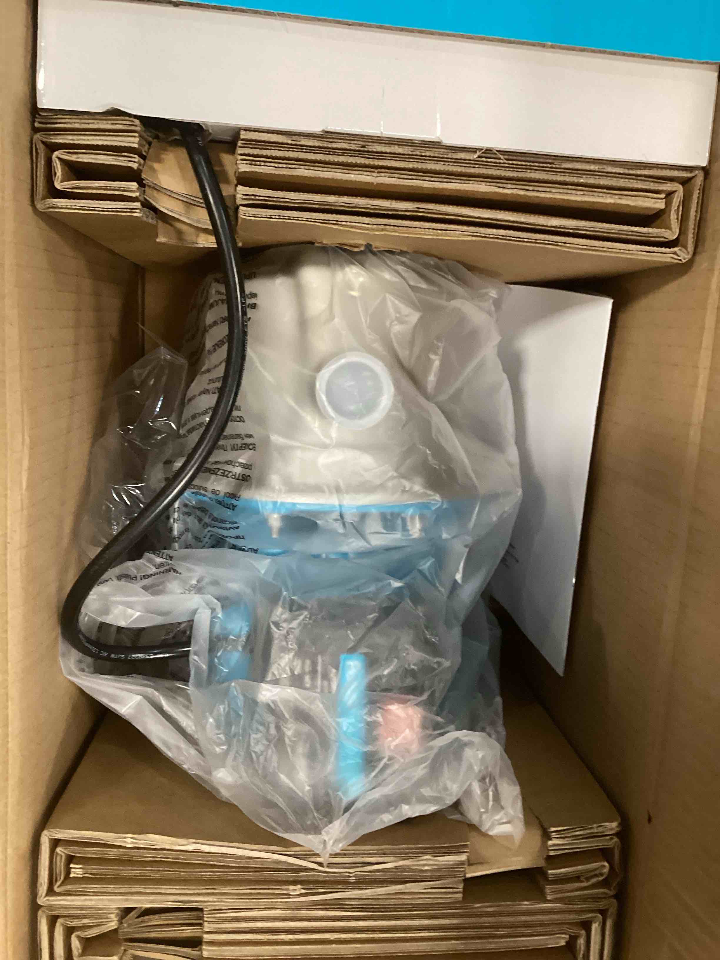 https://s3.amazonaws.com/lotting-images-prod/bidfta/PNK1380711_1734634806885.jpeg