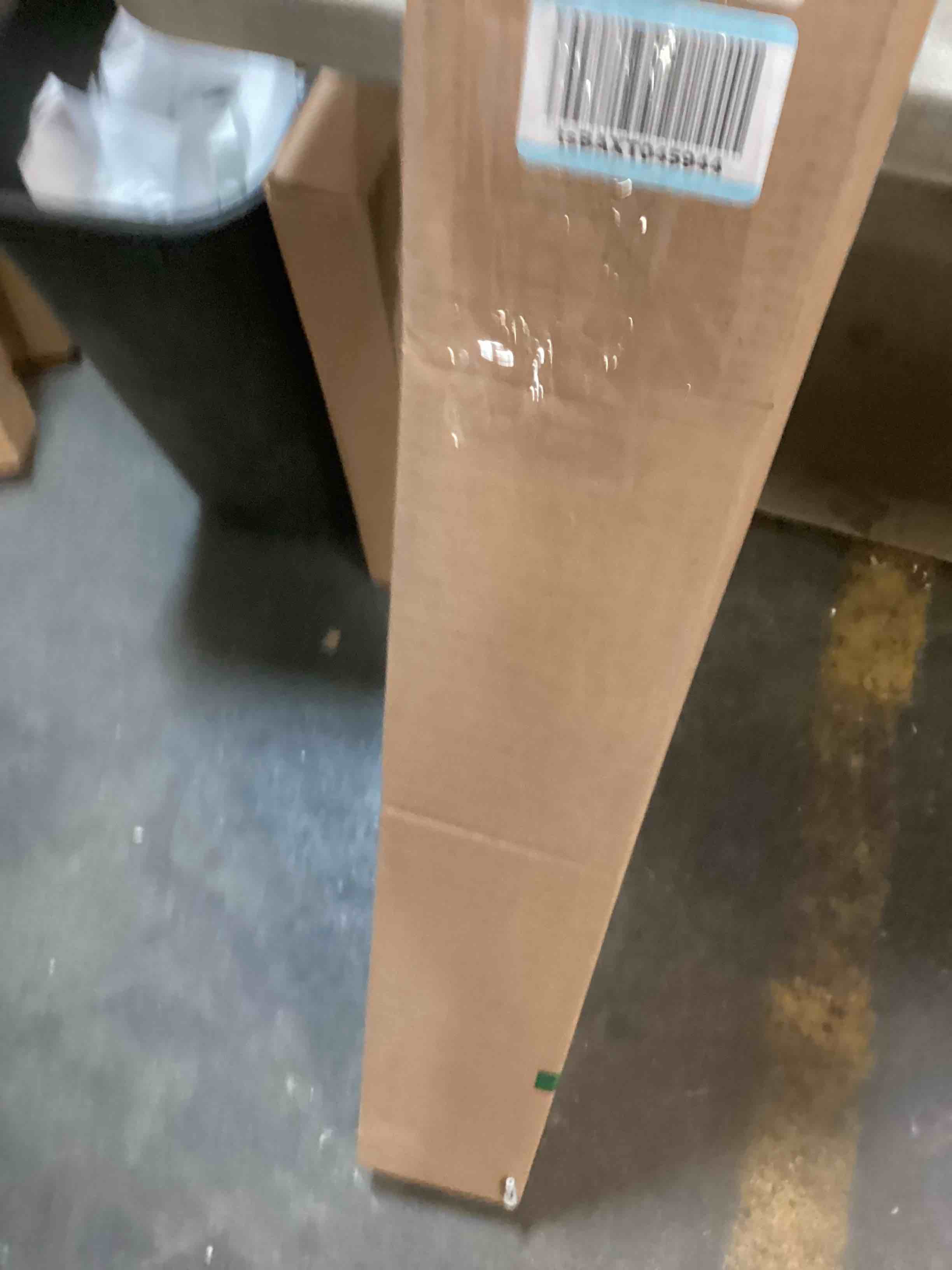 https://s3.amazonaws.com/lotting-images-prod/bidfta/PNK1381168_1732735727794.jpeg