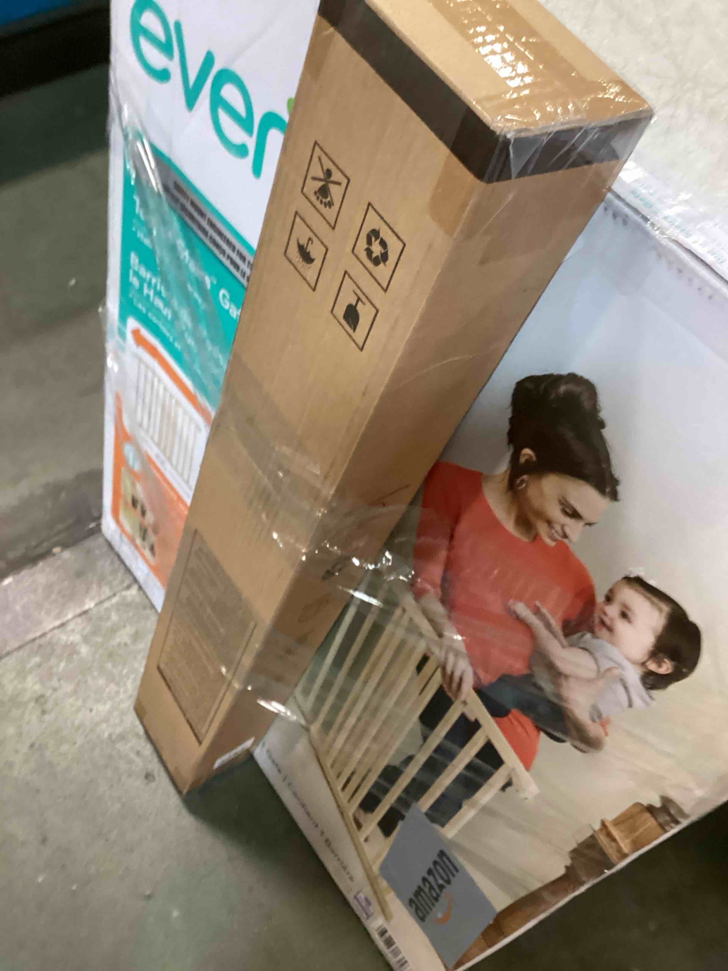 https://s3.amazonaws.com/lotting-images-prod/bidfta/PNK1381389_1732914059680.jpeg