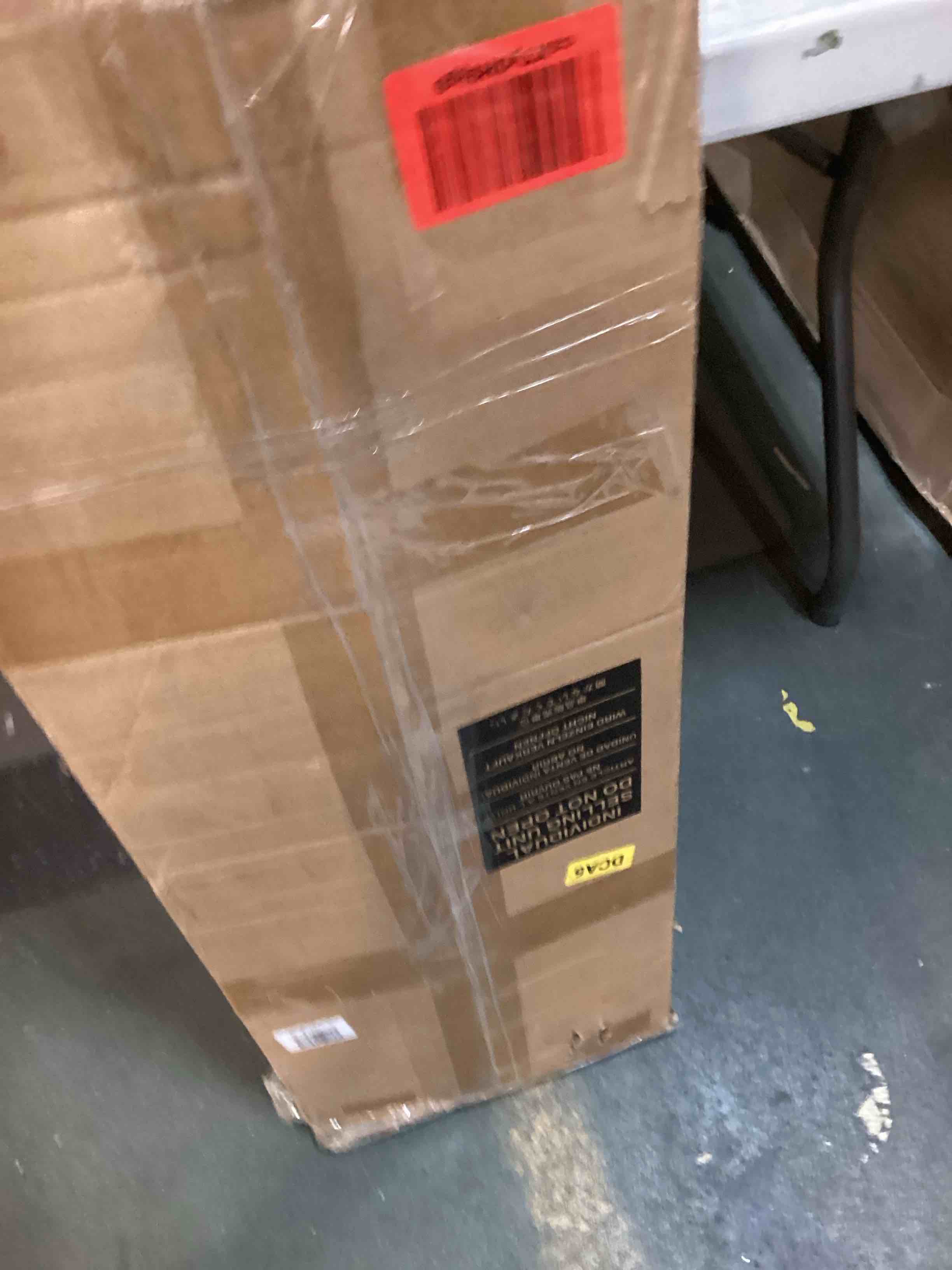 https://s3.amazonaws.com/lotting-images-prod/bidfta/PNK1381737_1733242433555.jpeg