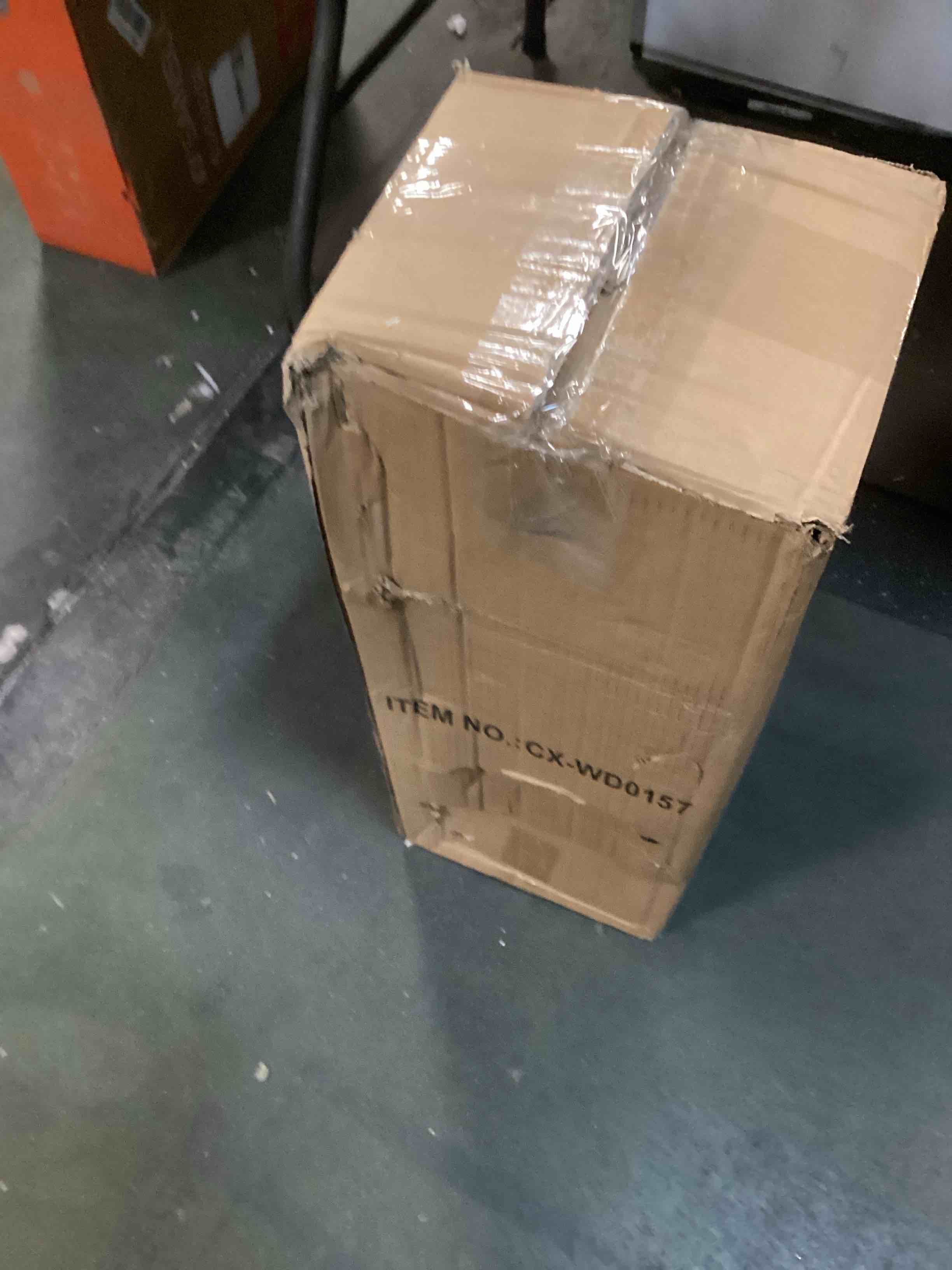 https://s3.amazonaws.com/lotting-images-prod/bidfta/PNK1381801_1733252162965.jpeg