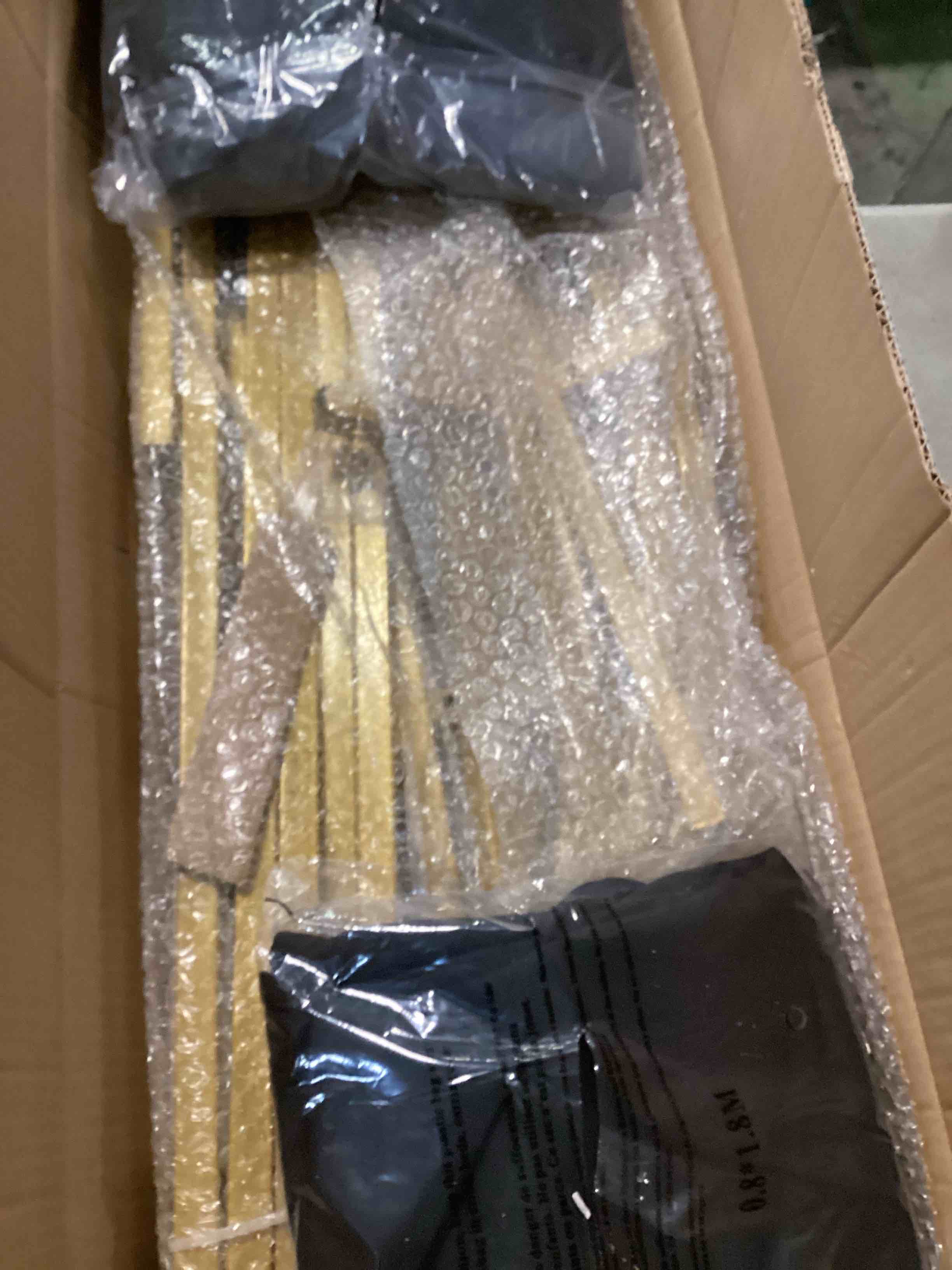 https://s3.amazonaws.com/lotting-images-prod/bidfta/PNK1382152_1733404077699.jpeg